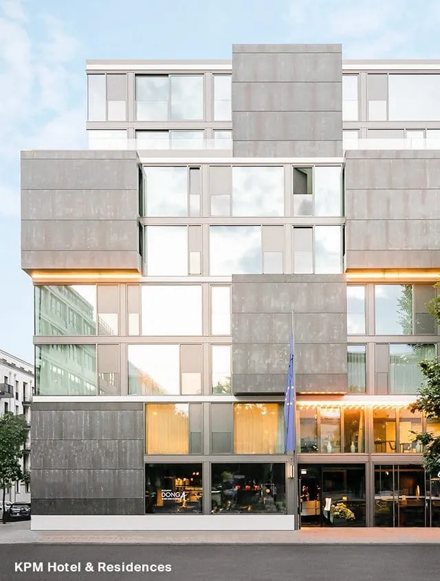 Das KPM Hotel & Residences liegt gegenüber der Königlichen Porzellan-Manufaktur (KPM).