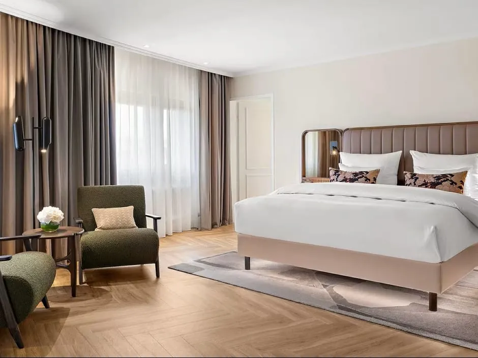 Zimmer im Hotel Bristol Berlin.