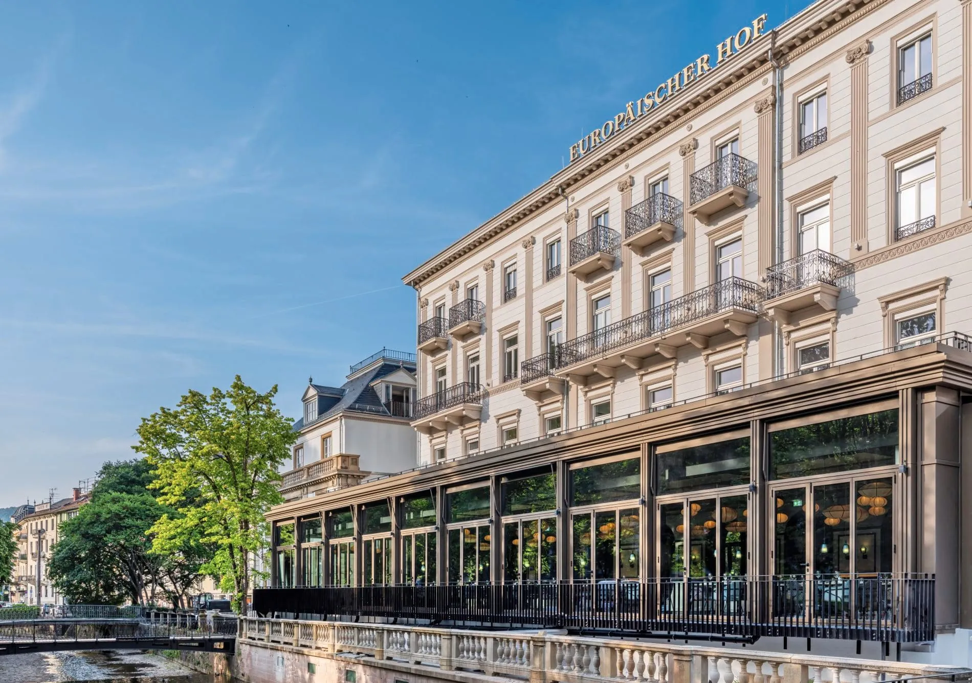 Nach mehrjähriger Renovierung hat Steigenberger sein Gründungshotel, den Europäischen Hof in Baden-Baden, feierlich wiedereröffnet.