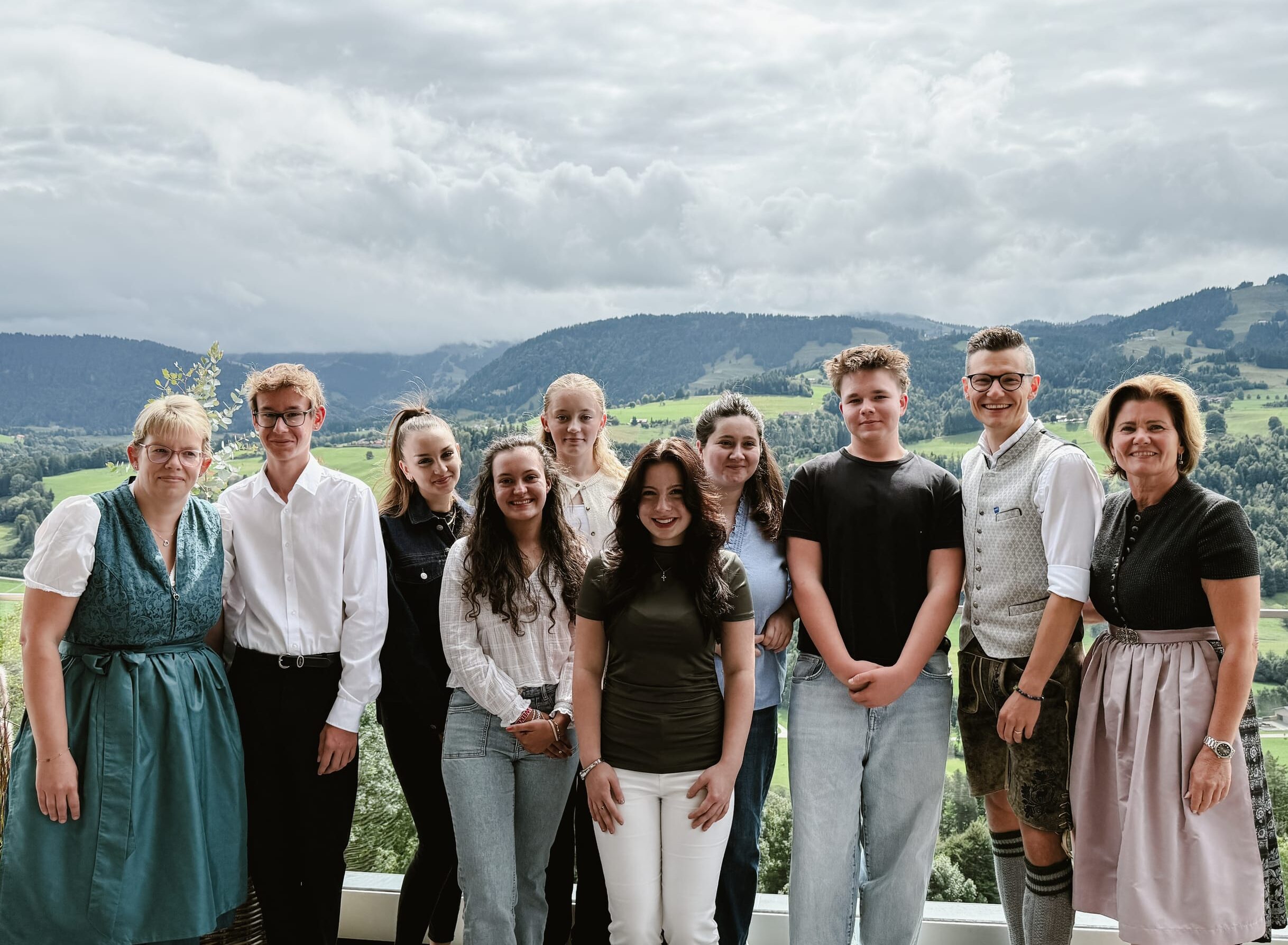 Hotel Bergkristall – Mein Resort im Allgäu: Sieben Azubis starten in den Berufen Restaurant- & Veranstaltungsgastronomie, Küche und Hotelfach.