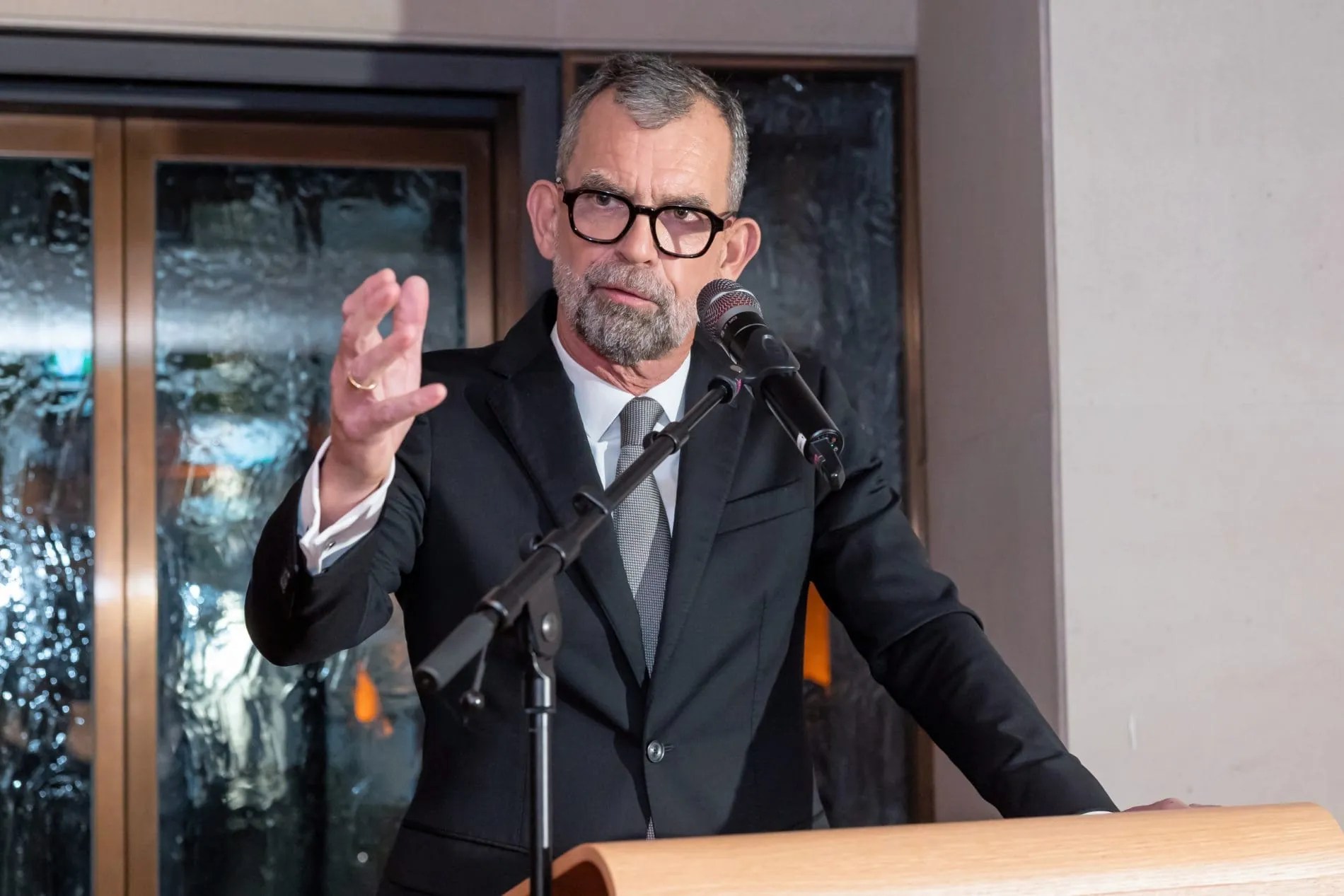 Opening-Gala: "Die Eröffnung des Conrad Hamburg ist ein besonderer Moment für uns. Wir sind stolz, dieses anspruchsvolle Projekt fristgerecht umgesetzt zu haben", sagte Jörg Frehse, CEO der MHP Hotel AG, zur Begrüßung.