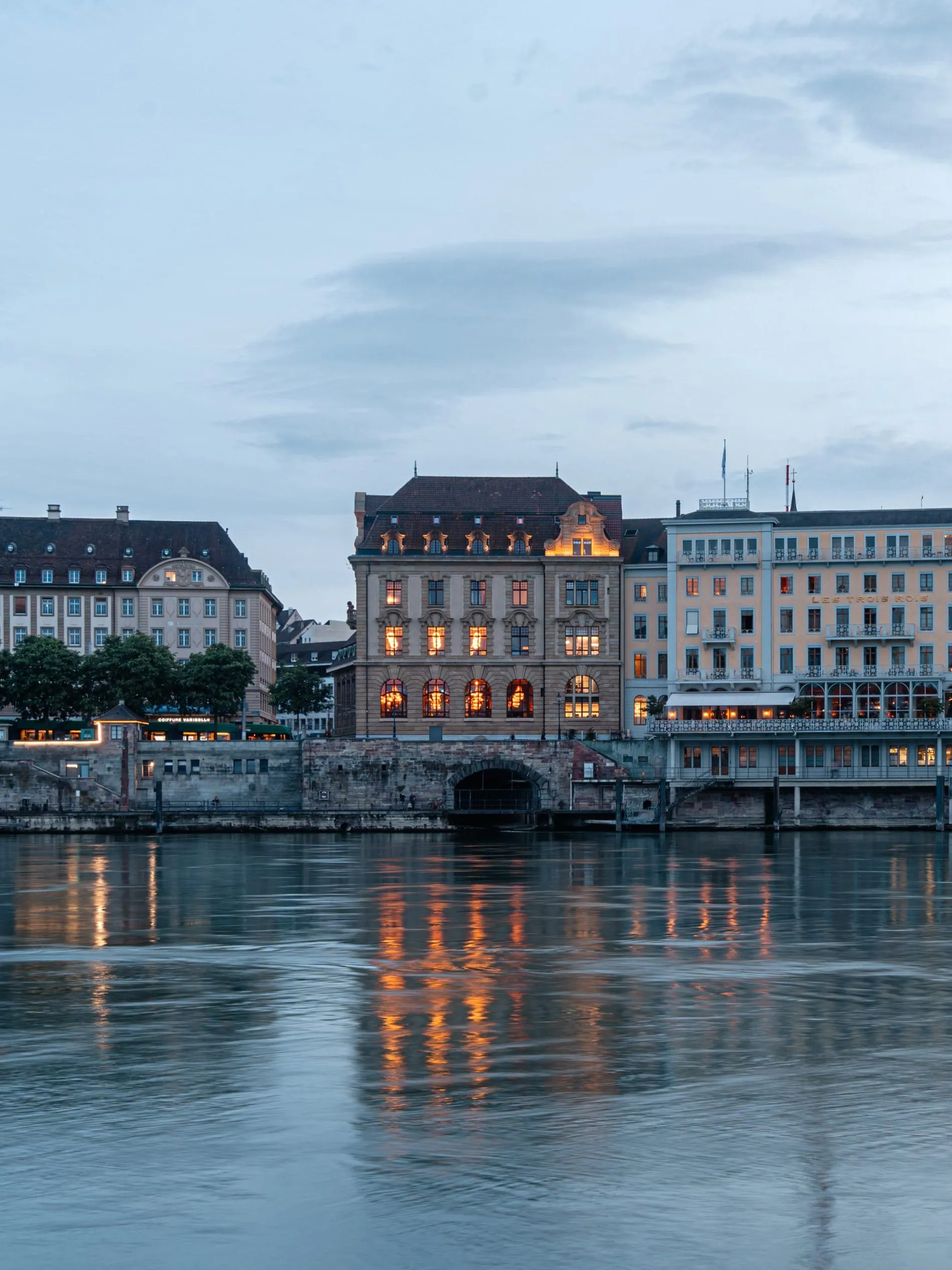 Das Les Trois Rois zählt zu den ältesten Luxushotels der Schweiz.