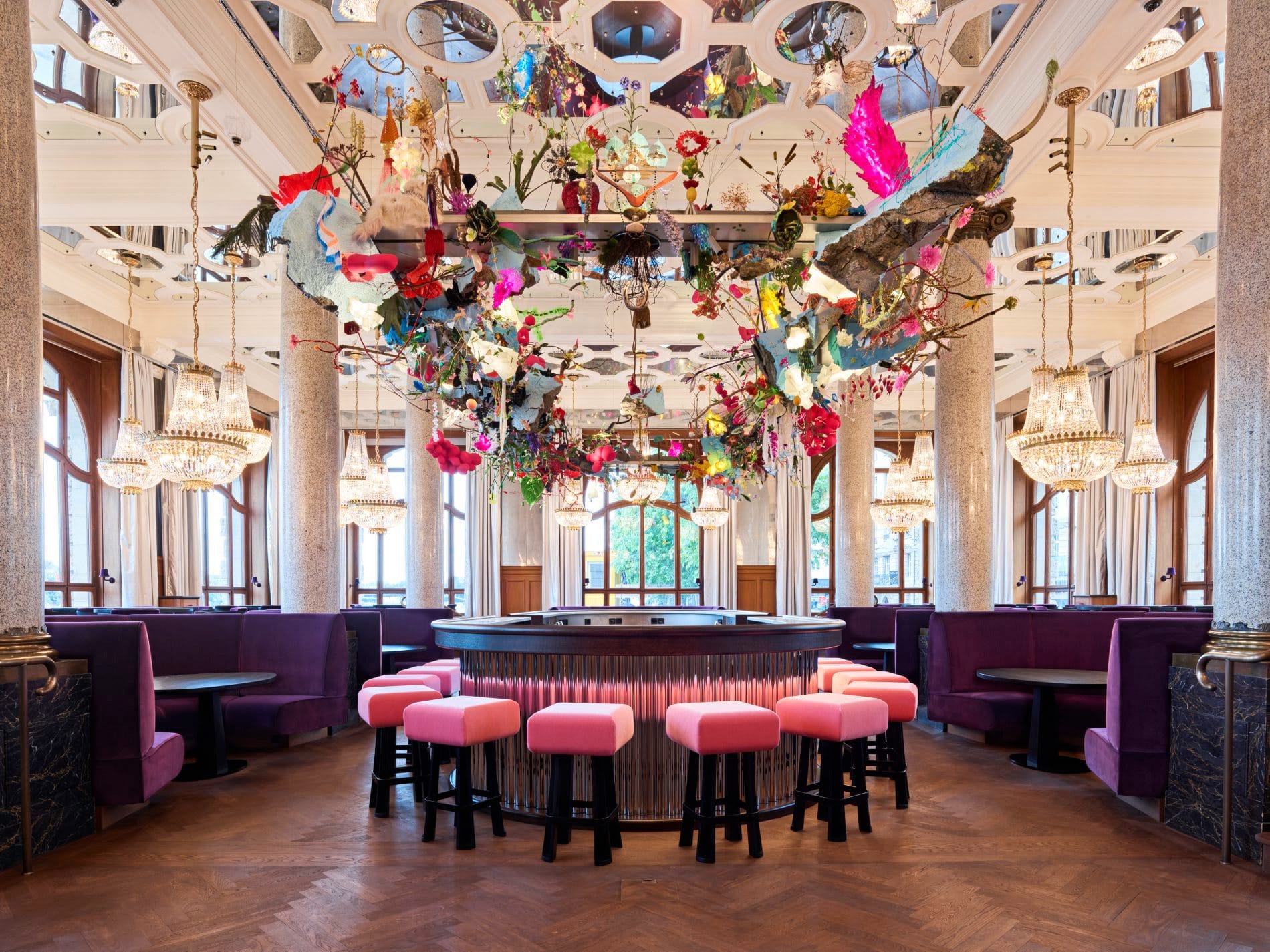 Das Grand Hotel Les Trois Rois hat seinen Kopfbau an der Schifflände neu gestaltet. Für das Design zeichnet das renommierte Basler Architekturbüro Herzog & de Meuron verantwortlich.