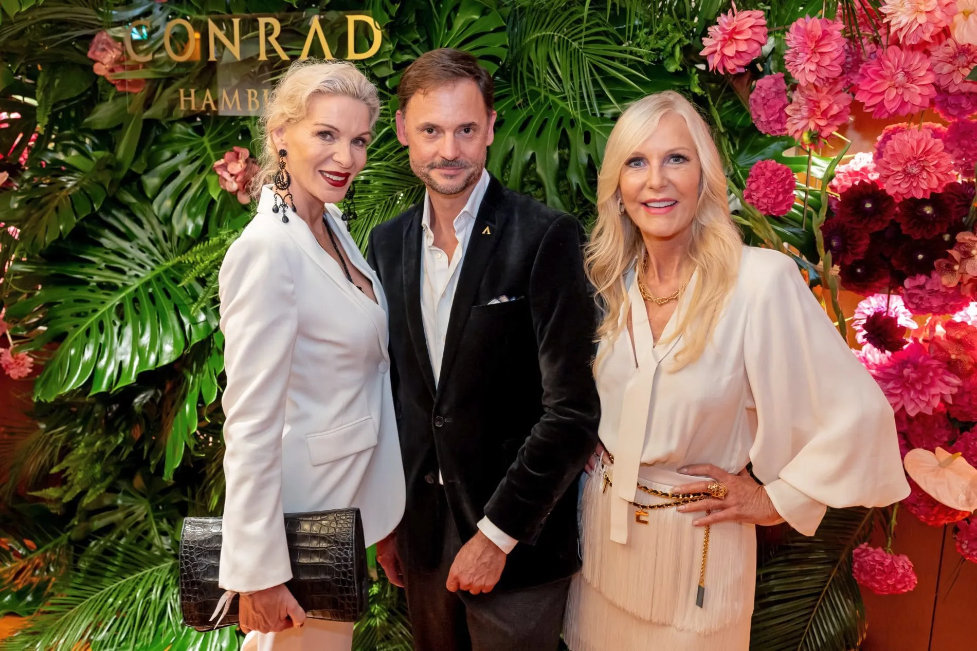 Opening-Gala: (von links) Grit Weiss, General Manager Gordon Debus und Marion Fedder.