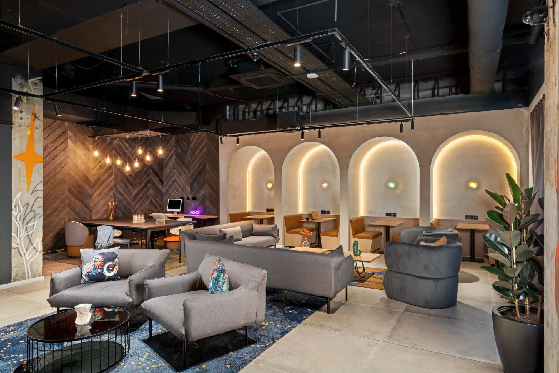 Moxy Belfast City Lounge