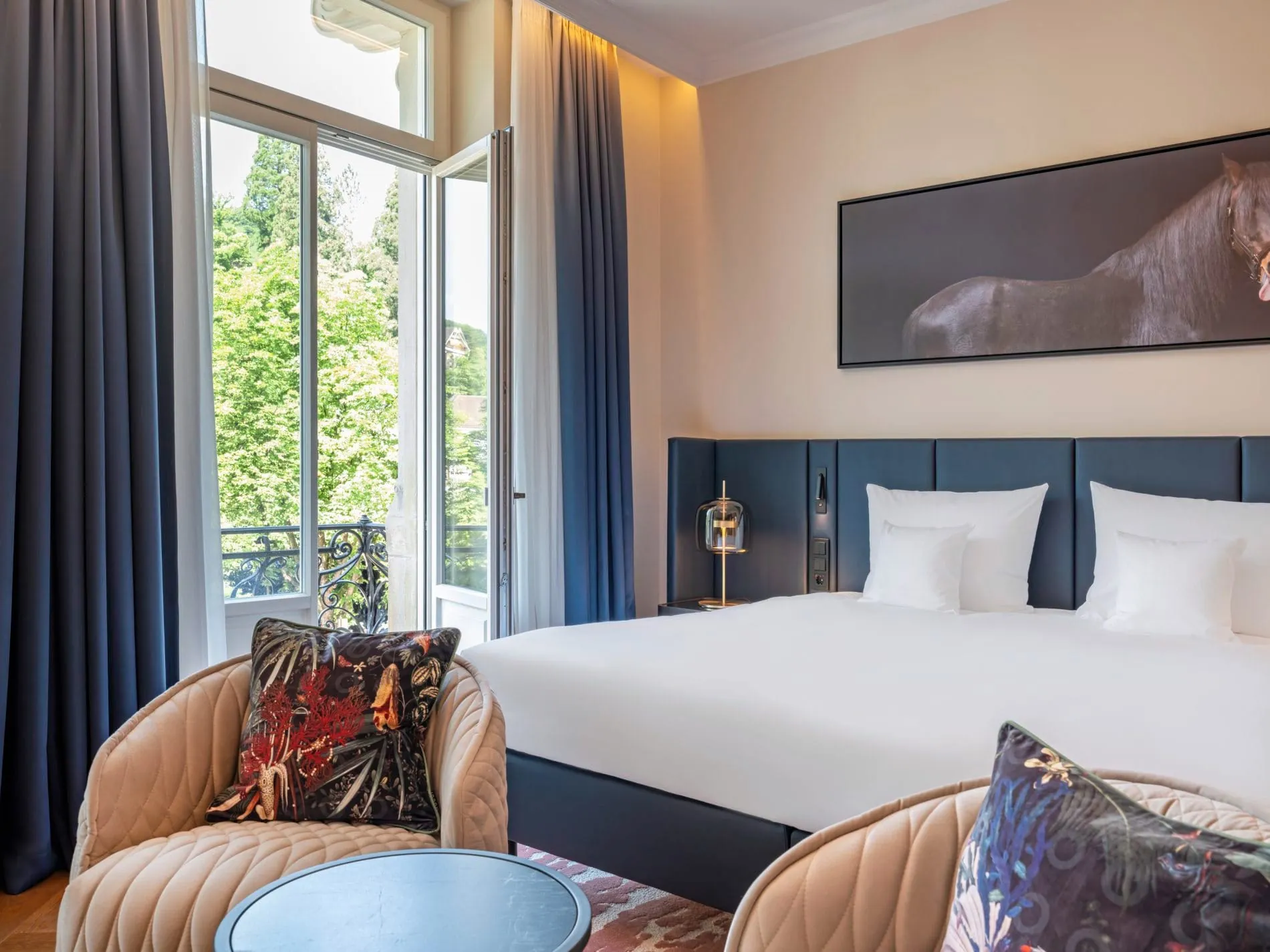 Nach mehrjähriger Renovierung hat Steigenberger sein Gründungshotel, den Europäischen Hof in Baden-Baden, feierlich wiedereröffnet.