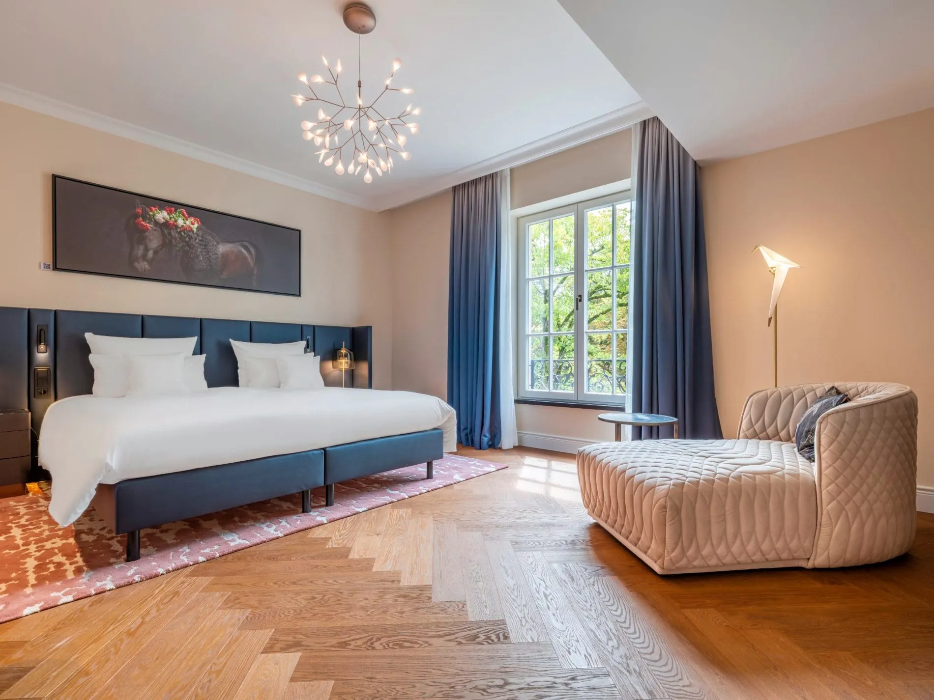 Nach mehrjähriger Renovierung hat Steigenberger sein Gründungshotel, den Europäischen Hof in Baden-Baden, feierlich wiedereröffnet.