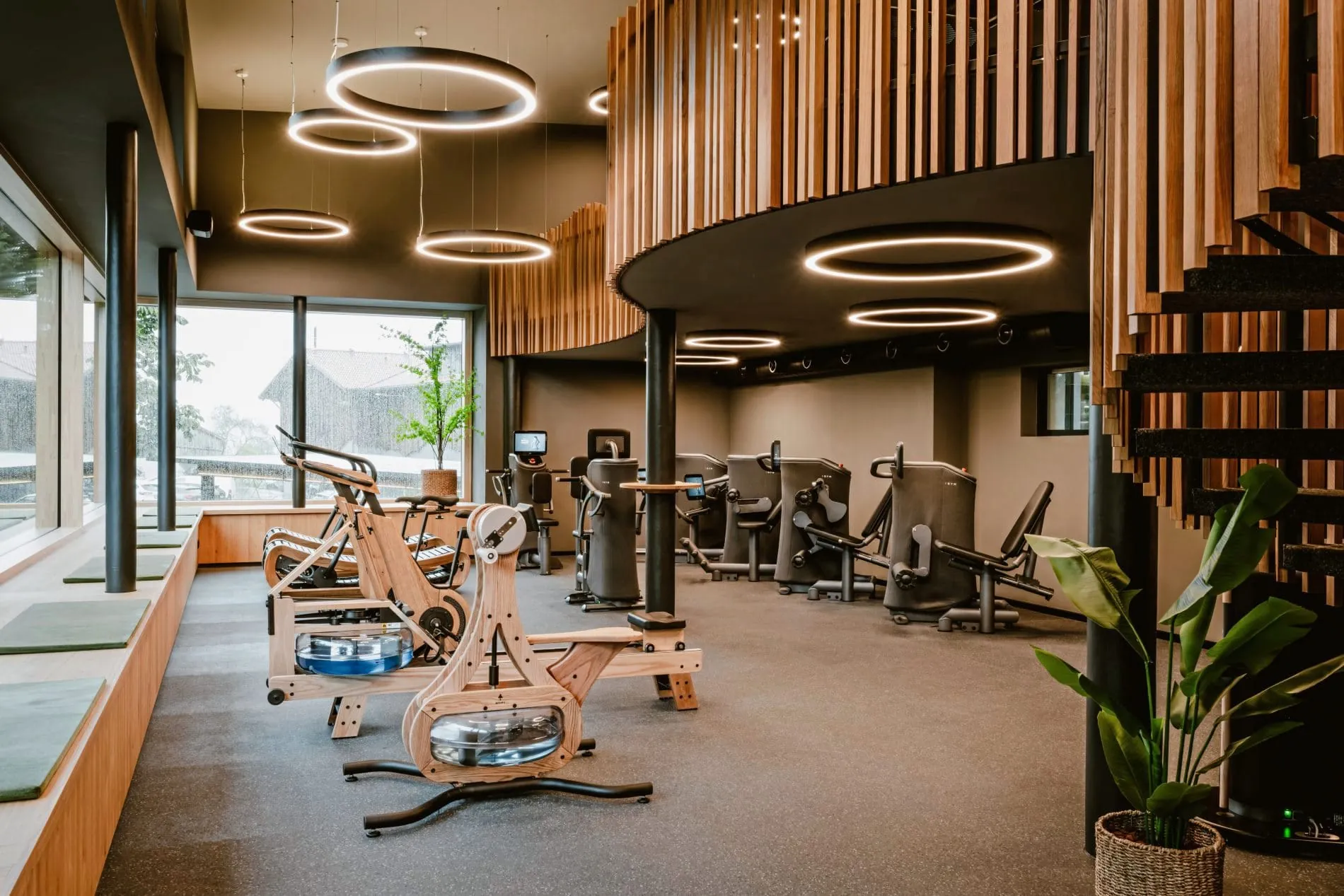 Das neue Fitnessstudio erstreckt sich über zwei Etagen.