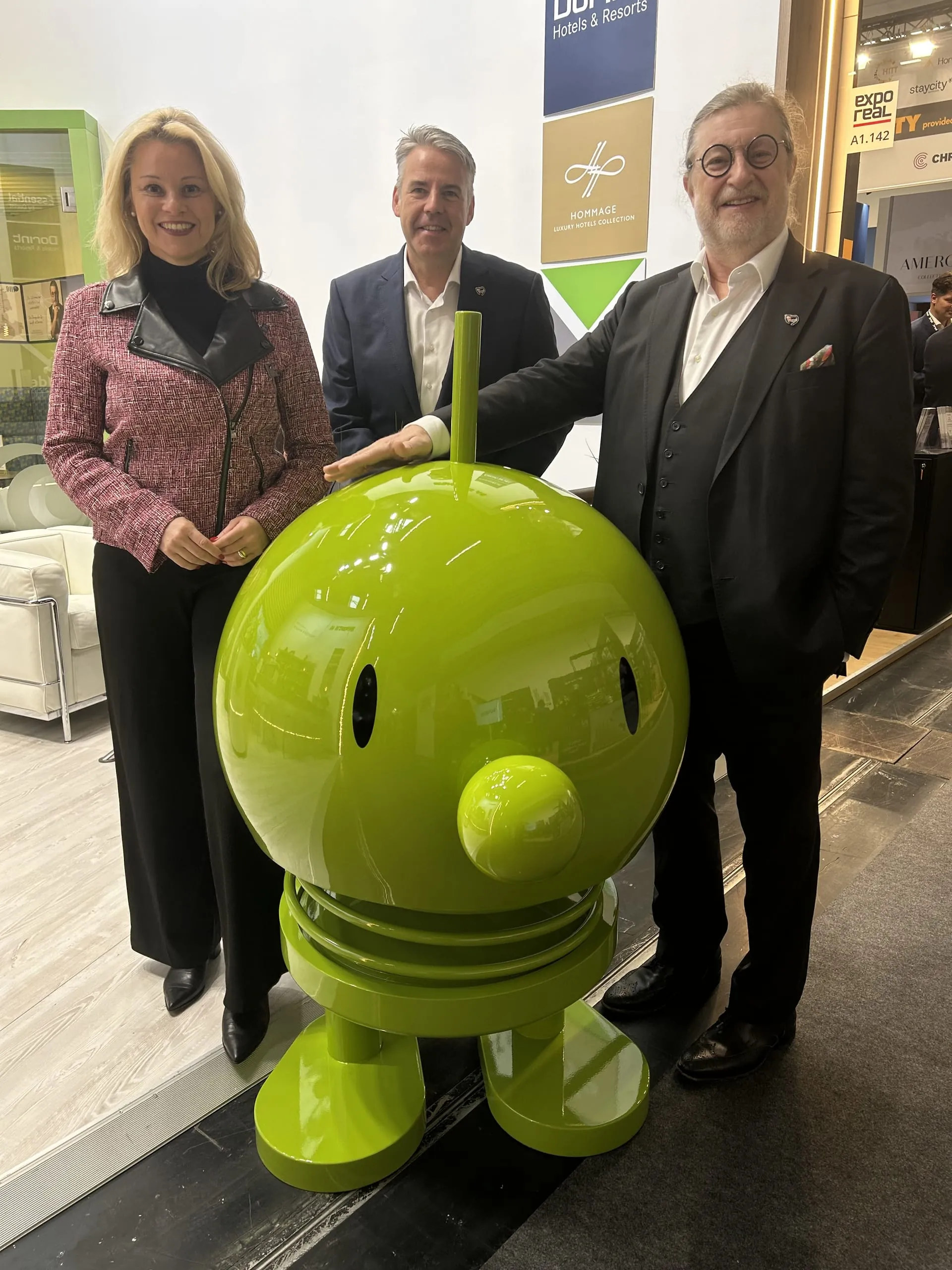 Branchentreffen auf der Expo-Real: (von links) Stefanie Brandes, Interims-CEO Dorint, Thorsten Bauschmann, COO Honasset und Dirk Iserlohe, Dorint-Aufsichtsratsvorsitzender.