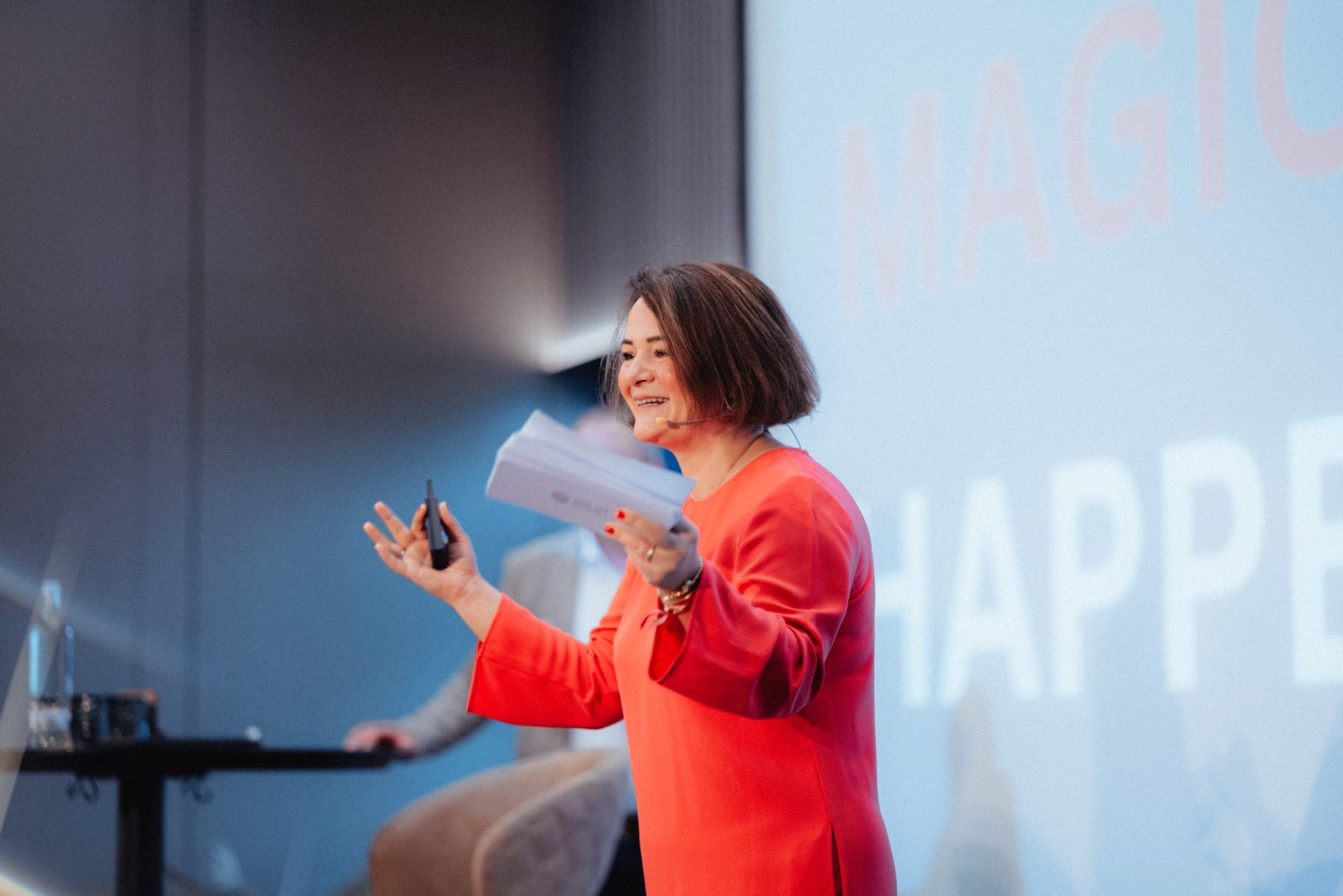 Impressionen vom Partnertreffen der Fair Job Hotels: Geschäftsführerin Katharina Darisse hatte die 115 Mitglieder zum gemeinsamen Austausch nach Dinkelsbühl geladen.