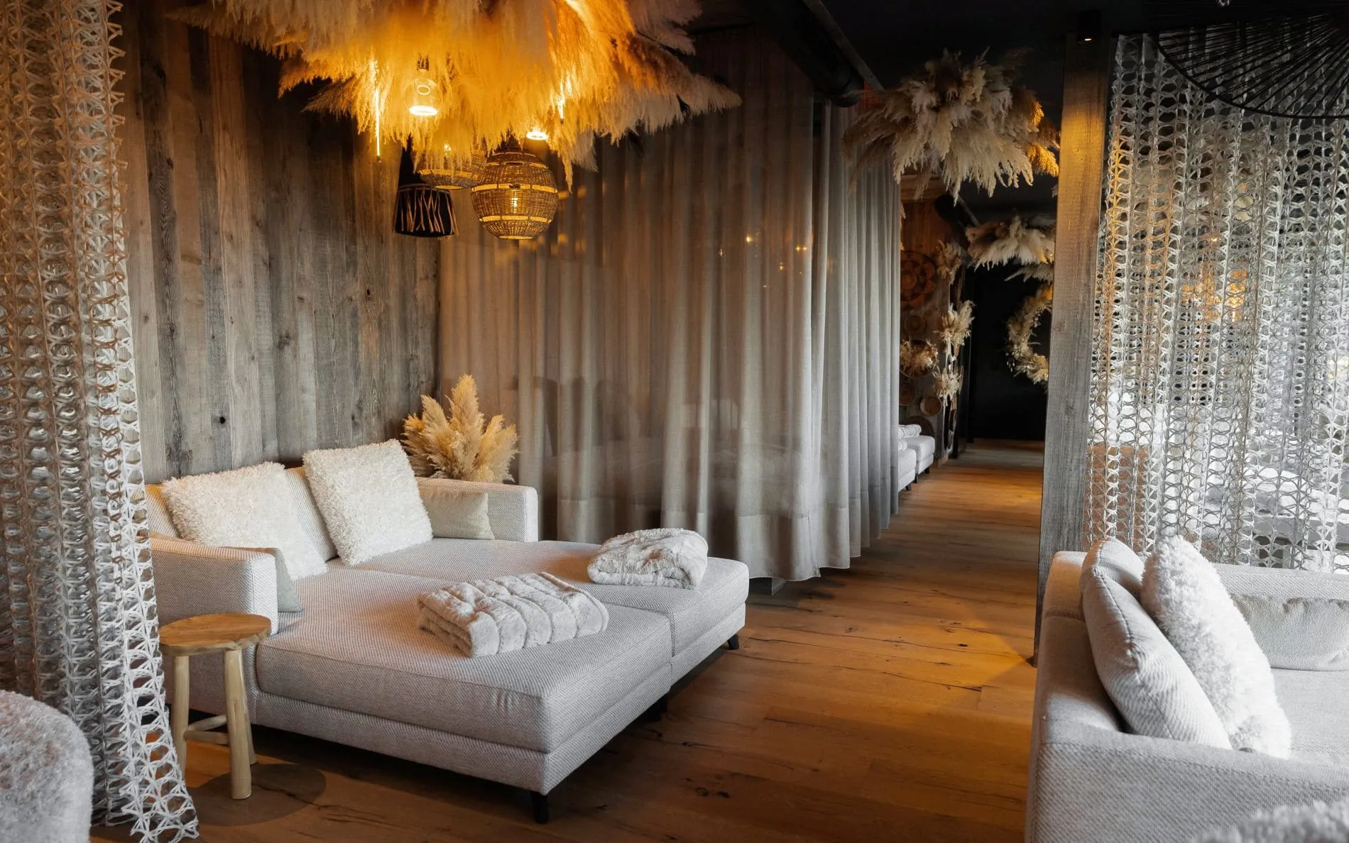 Rückzugsorte wie „The Silent Nest“ ergänzen das Angebot.