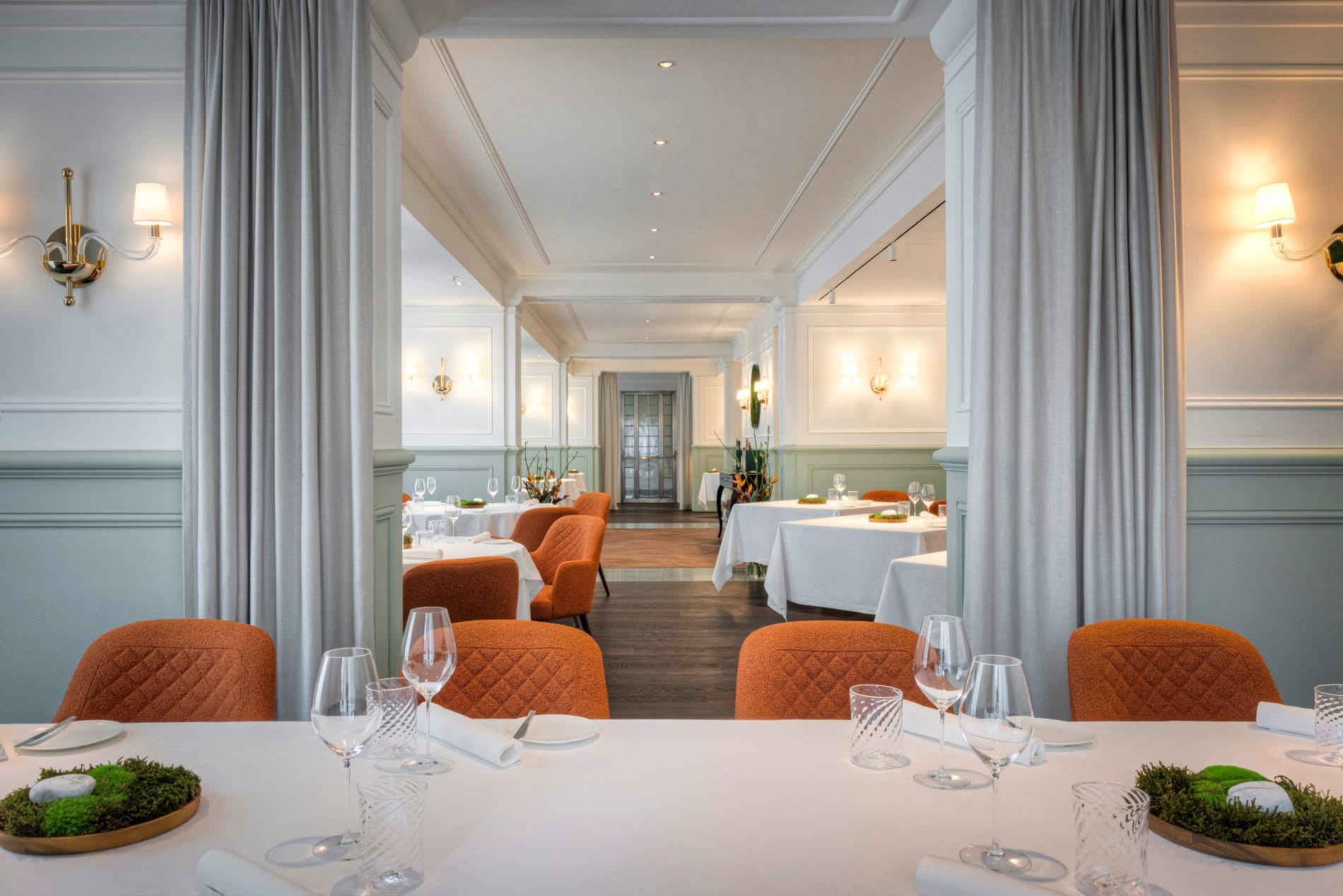 Neuer Look: Im September 2025 kehrte das mit einem Michelin-Stern ausgezeichnete Restaurant „Edvard“ im Anantara Palais Hansen Vienna Hotel zurück.