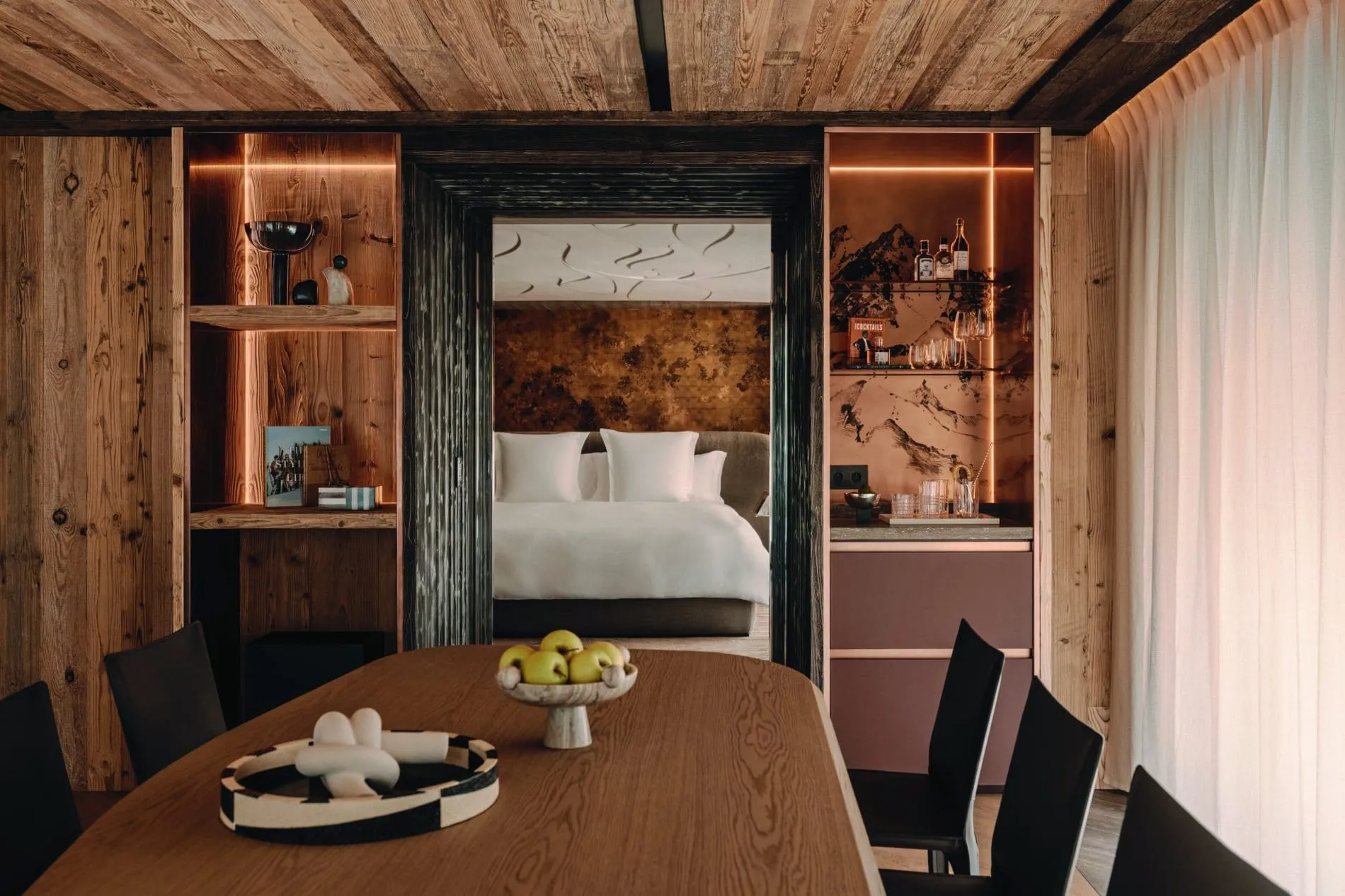 Rosewood Courchevel Le Jardin Alpin_Signature Suite_Livingroom