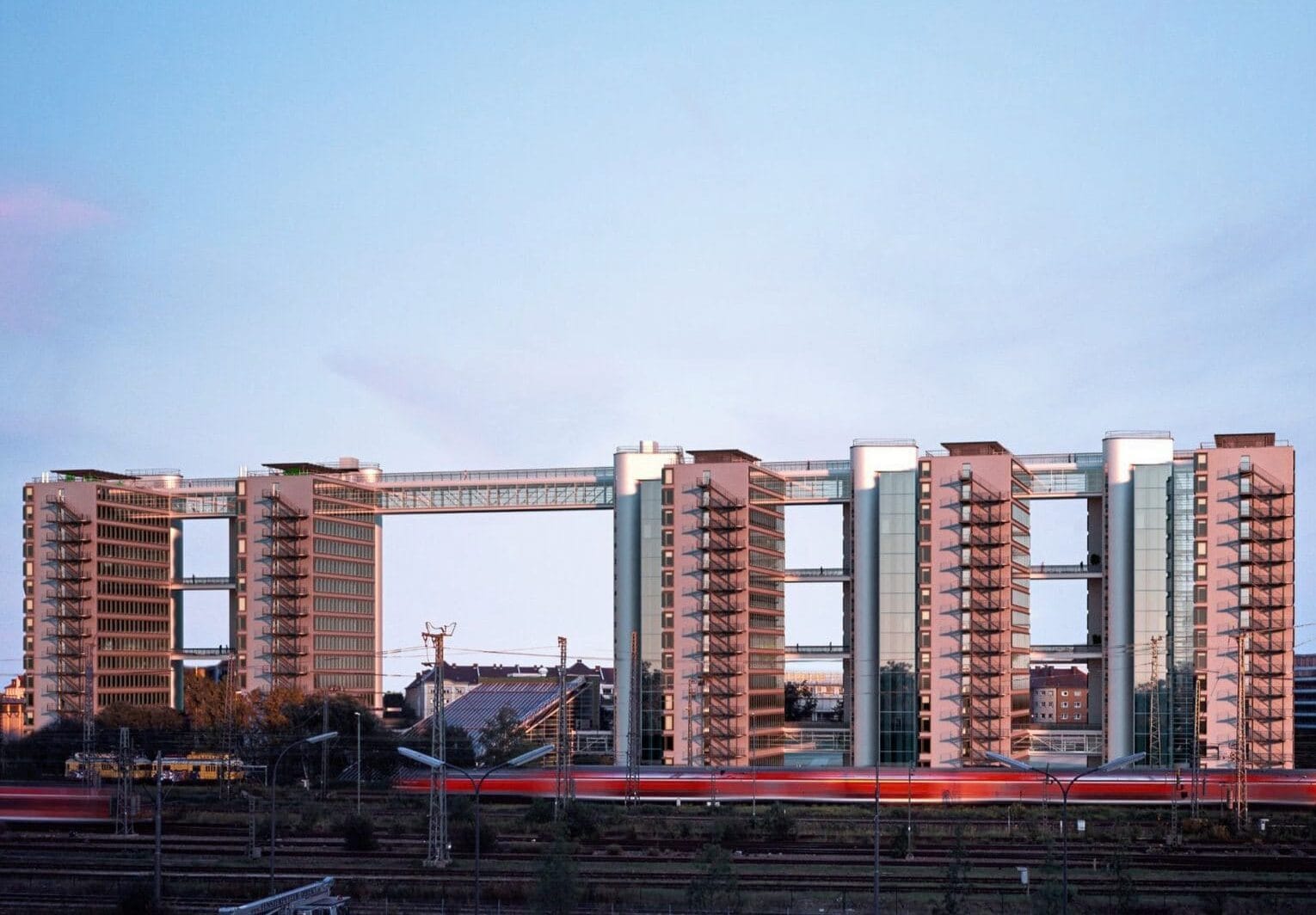 Leonardo zieht in Münchens Ten Towers ein