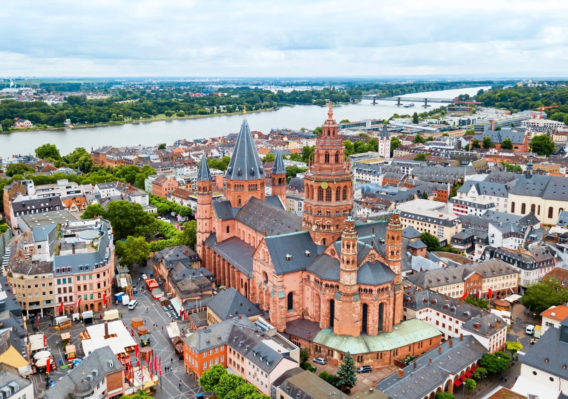 Wirtschaftsministerin Daniela Schmitt hat in Mainz gemeinsam mit Partnern die Fortschreibung der landesweiten Tourismusstrategie vorgestellt.
