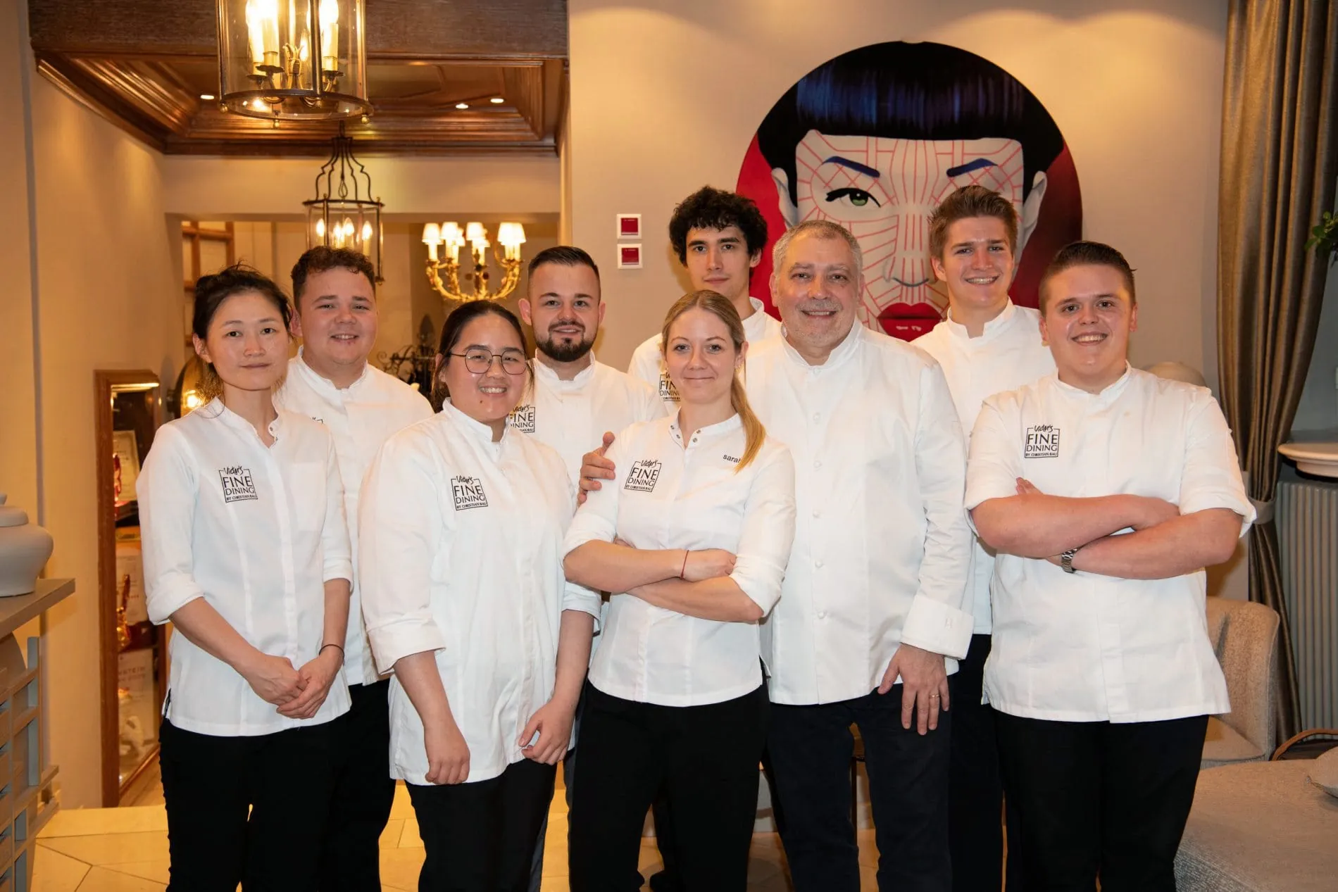 Christian Bau mit seinem K&uuml;chenteam.