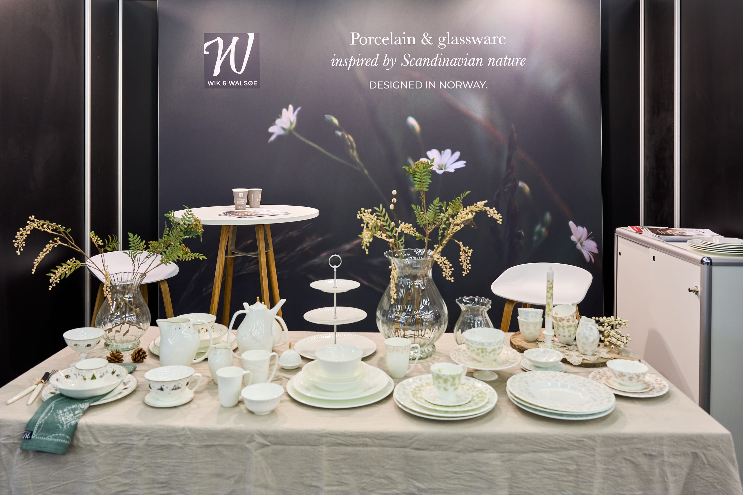 Zeitloses Porzellandesign von Wik & Walsøe: Die Serien Alv und Julemorgen verbinden skandinavische Natur, Mythologie und Kultur.