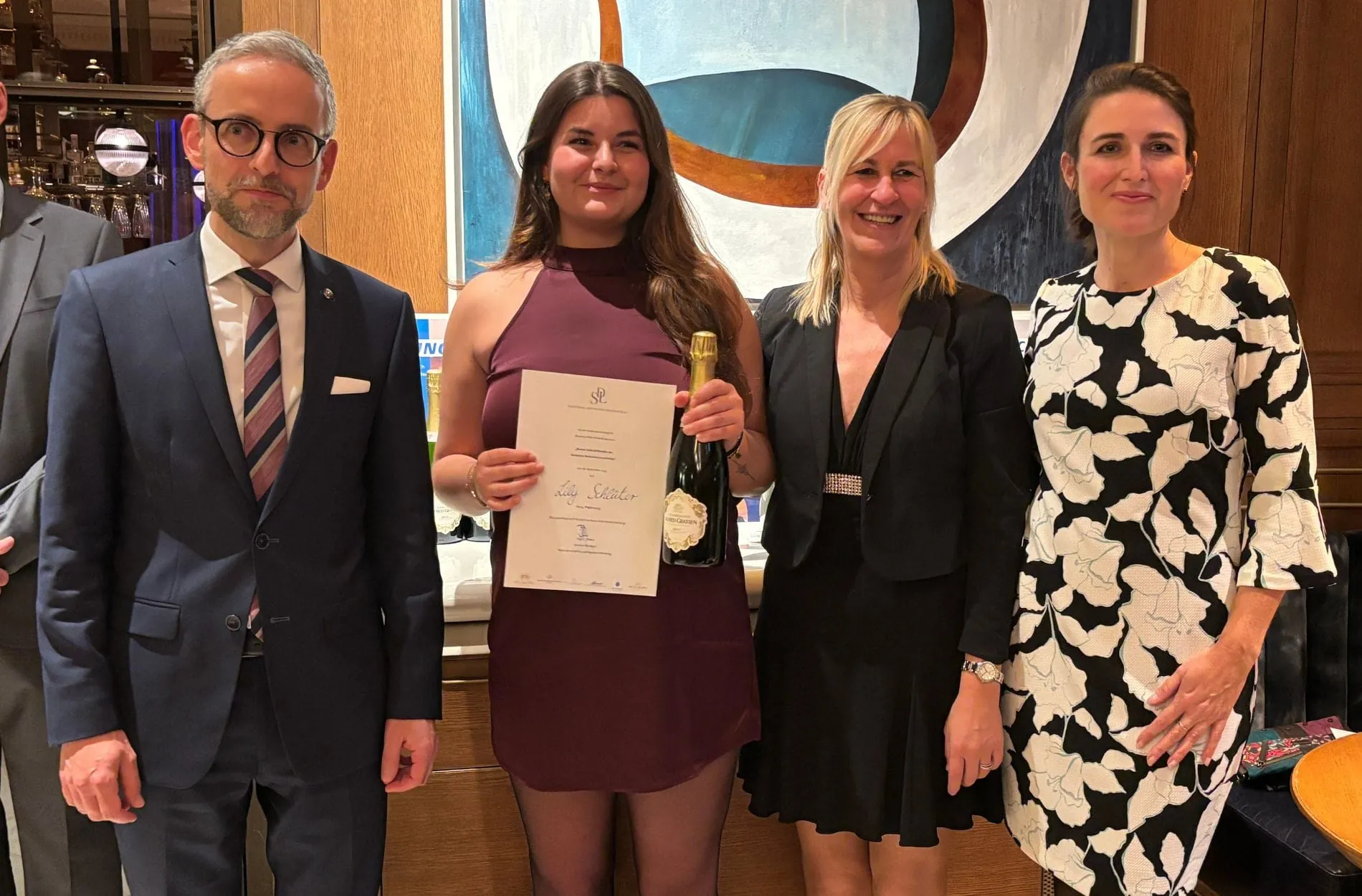 Sylt war beim Contest mit Lily Schlüter (Zweite von links) vom Severin’s Resort & Spa vertreten - im Bild mit (von links) Stephan Bösch (GM Brenners), Melanie Kräling (HR Excelsior Ernst) und Julia Beach (HR Brenners).