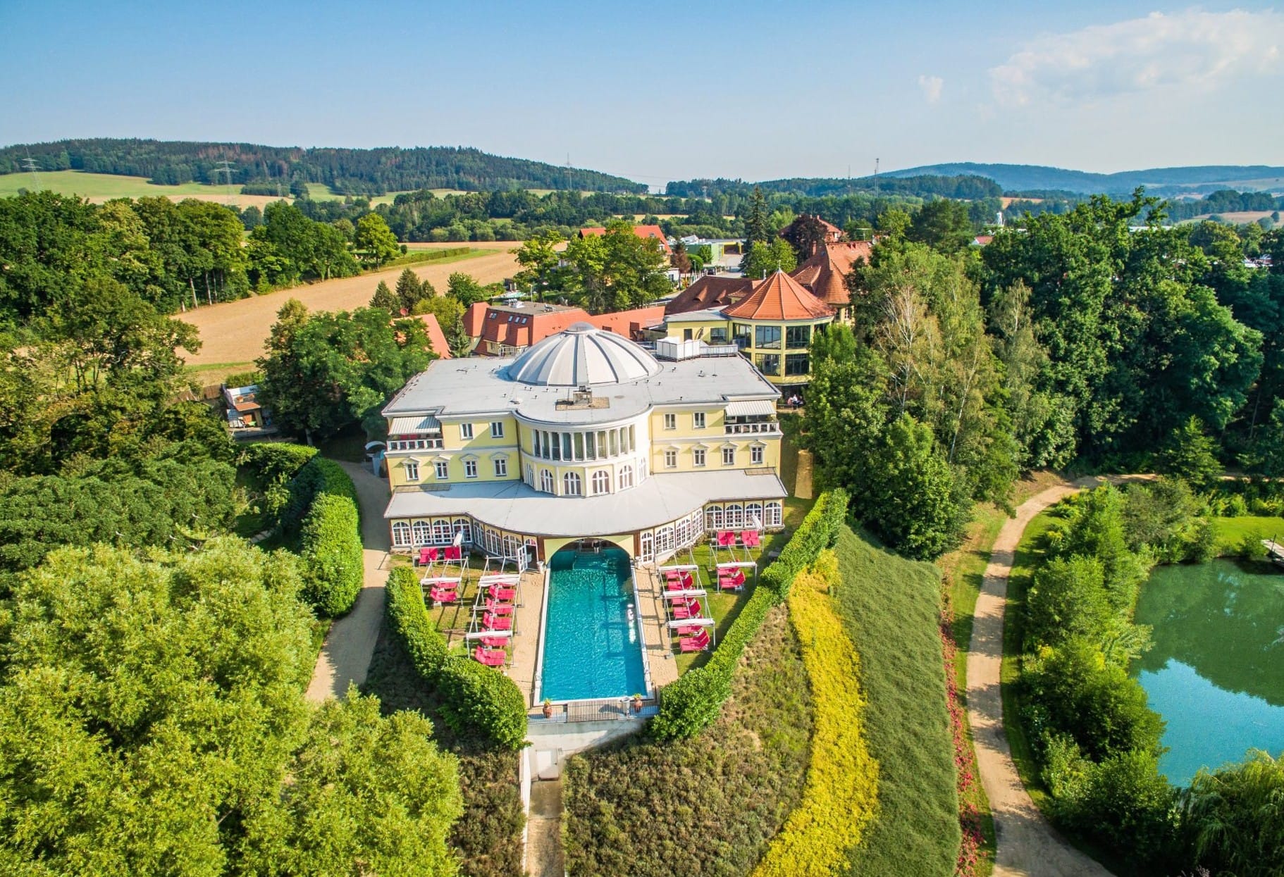 Jugendstil-Kleinod: Eingebettet in die Oberlausitzer Natur steht das Hotel Bei Schumann für Wellness und Gastronomie.