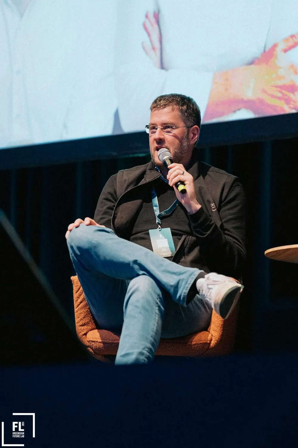 Green Sign Future Lab: Im Panel "People. Purpose. Power – soziale Veränderung beginnt im Alltag" forderte Max C. Luscher (Coffee, Brownies & Downies) soziale Verantwortung jenseits von Symbolpolitik.