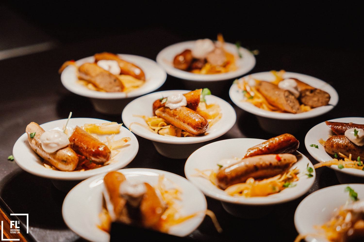 Bei der Sustainability Stand-up Night konnten die Gäste die vegan-vegetarischen Produkte der Food-Partner direkt probieren.