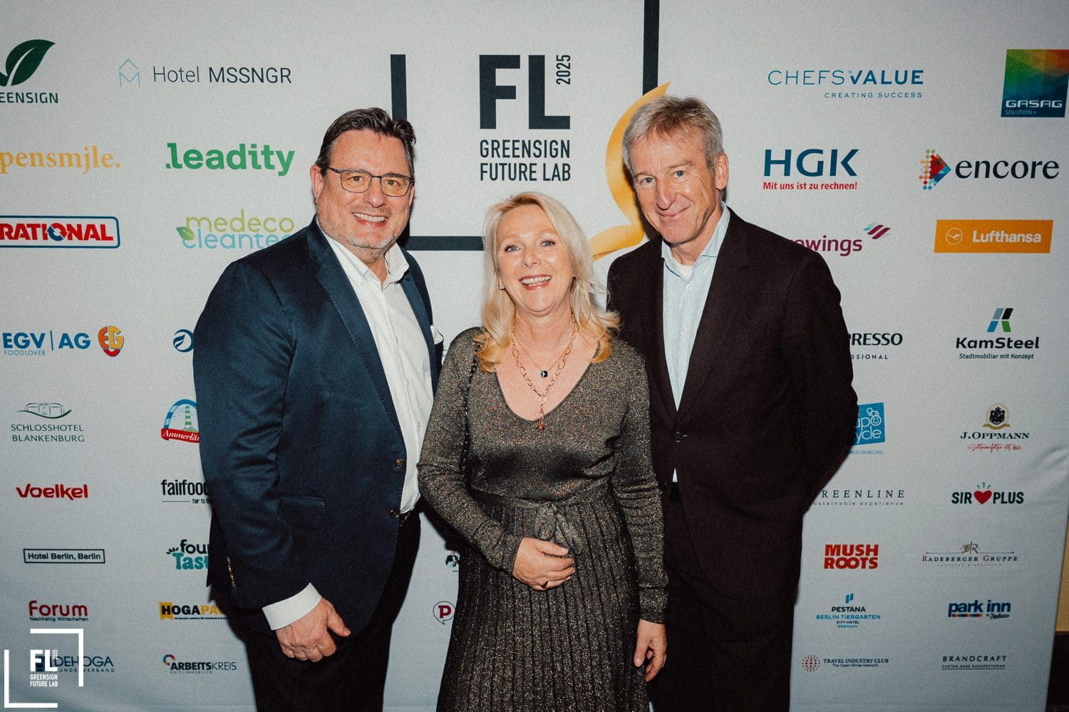 Gala-Gäste bei der Green Monarch Award-Verleihung: Walter Neumann (Vela Hotels), Suzann Heinemann (Green Sign), Andreas Martin (196+ forum Munich).
