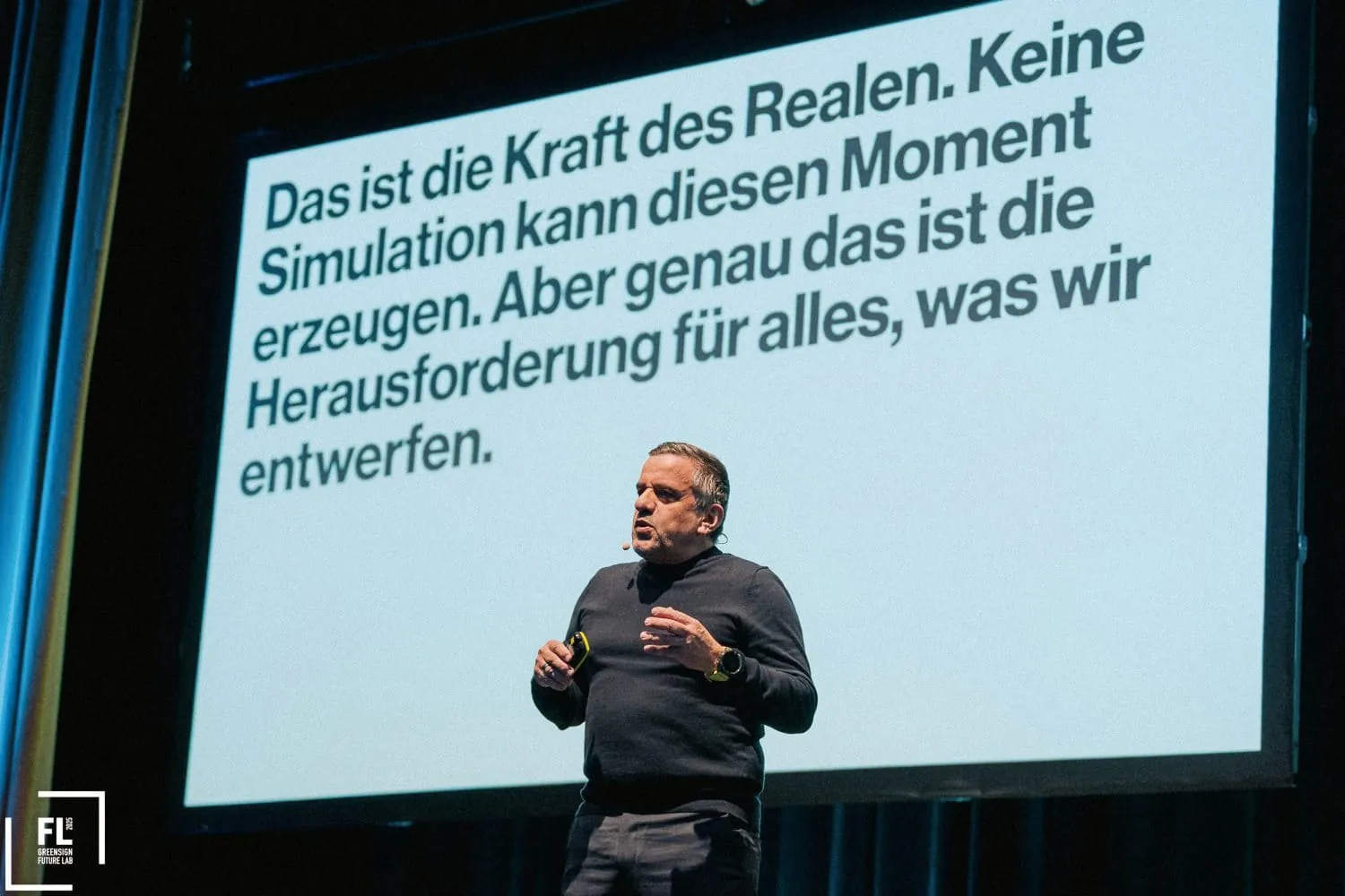 Green Sign Future Lab: Raphael Gielgen, Trendscout "Future of Work" beim Möbelhersteller Vitra, beleuchtete in seiner Keynote die "Kraft der physischen Welt".