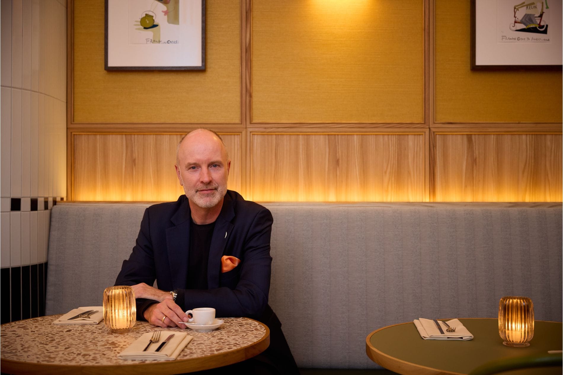 Genussmoment im Kimpton: Ronald Hoogerbrugge bei einer Espresso-Pause in der Brasserie Anni.