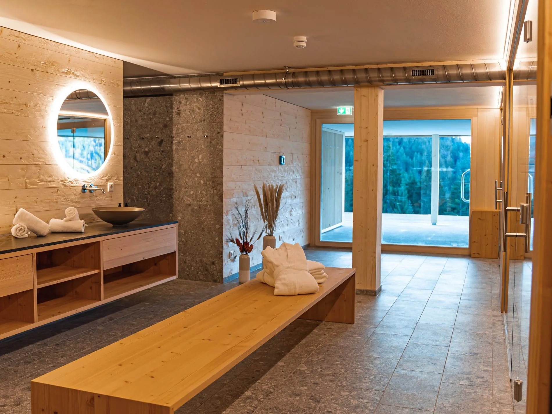 Modern und gemütlich: Der neue Wellnessbereich im Berghotel Wald & Wiesn.