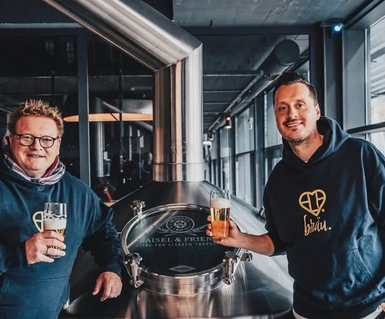 F&uuml;hrungsteam: Gesch&auml;ftsf&uuml;hrer Christopher Kroschke (rechts) und COO Tom R&ouml;sgen.