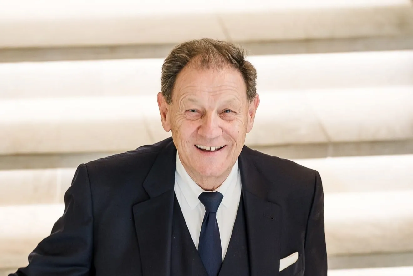 Rolf E. Brönnimann wird Vice President Development Southern Europe & Schweiz bei Grand Metropolitan Hotels.