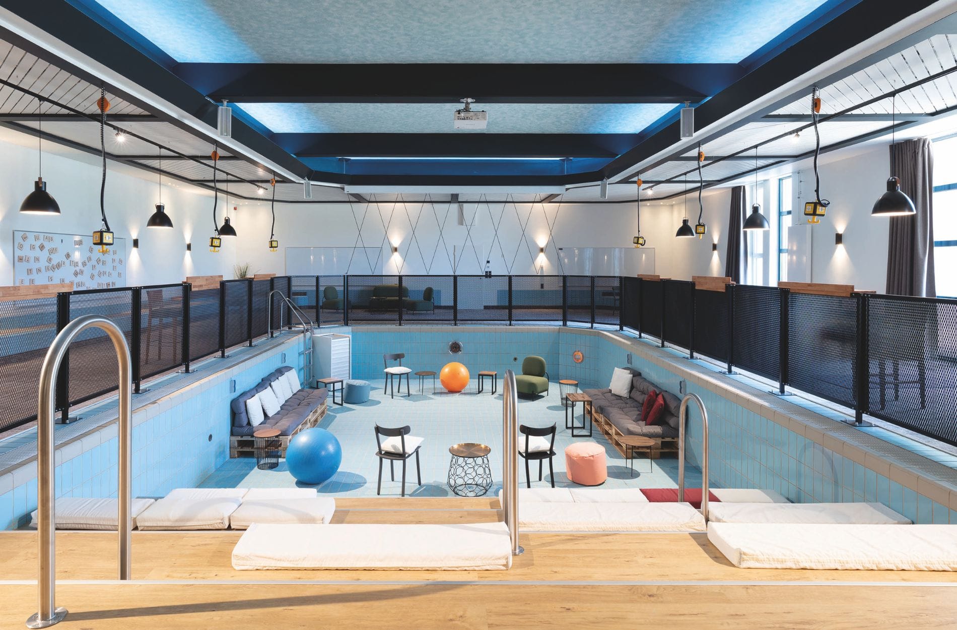 Seminaris Hotel Nuernberg Concept Pool