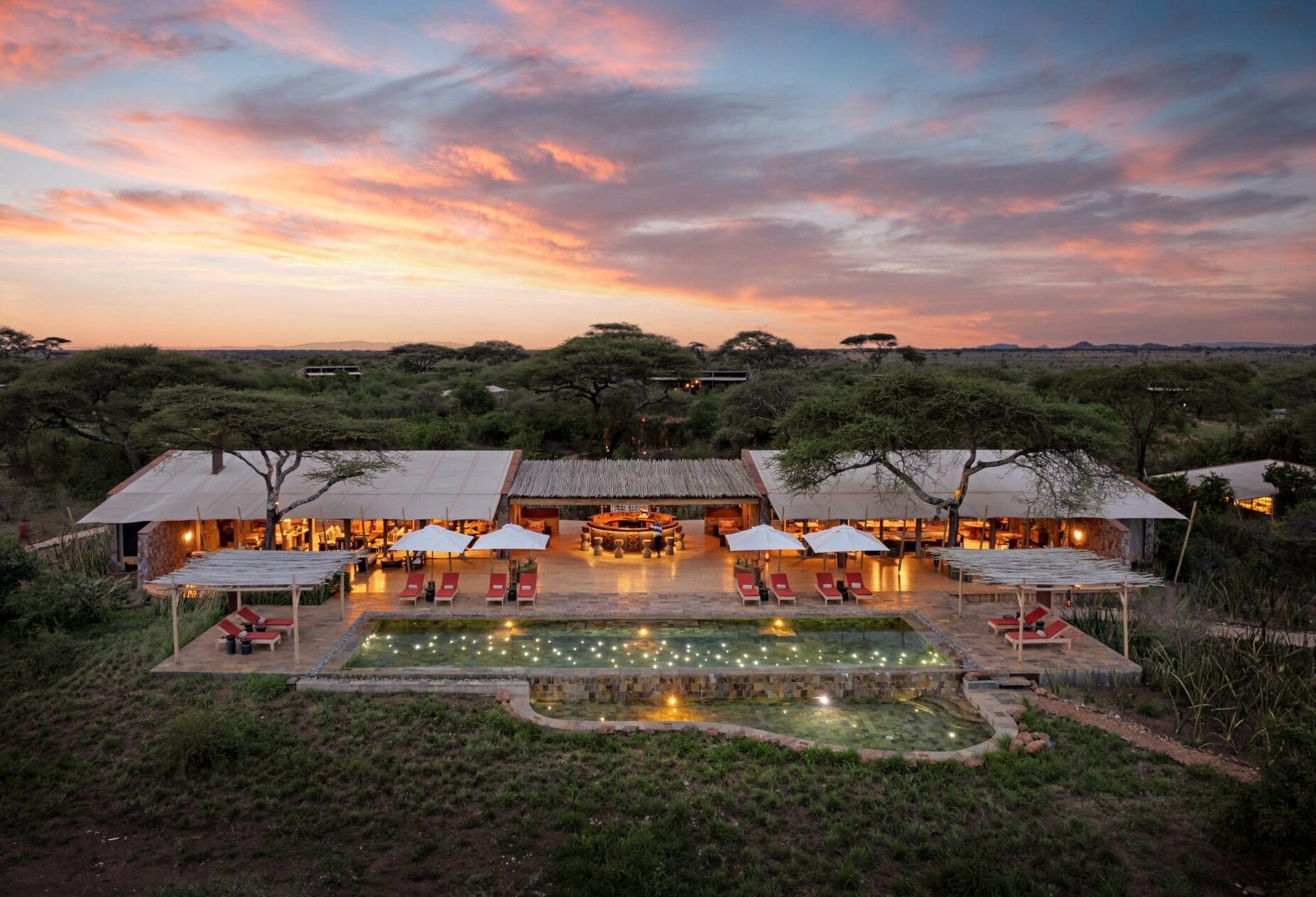 Marriotts Lifestyle-Marke Autograph Collection expandiert mit dem Mapito Safari Camp nach Tansania und setzt auf lokale Handwerkskunst sowie Community-Projekte. Das Camp liegt nahe dem Fort Ikoma Gate am Rand des Serengeti Nationalparks.