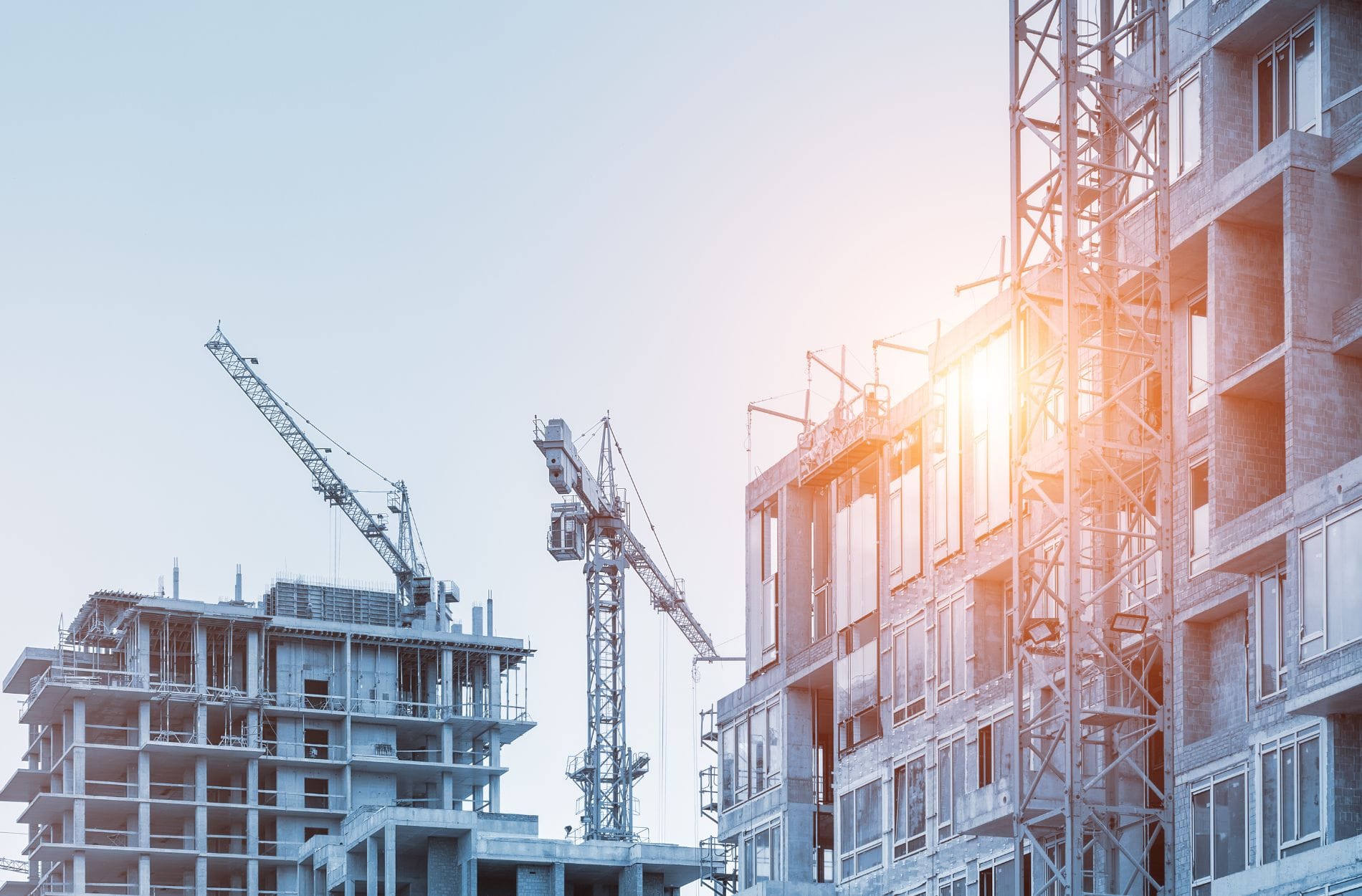 Zentrale Objektdaten wie Grundstücksgröße oder Wohnfläche werden automatisiert aus öffentlichen Quellen ermittelt, ohne dass Kunden zusätzliche Unterlagen einreichen müssen.