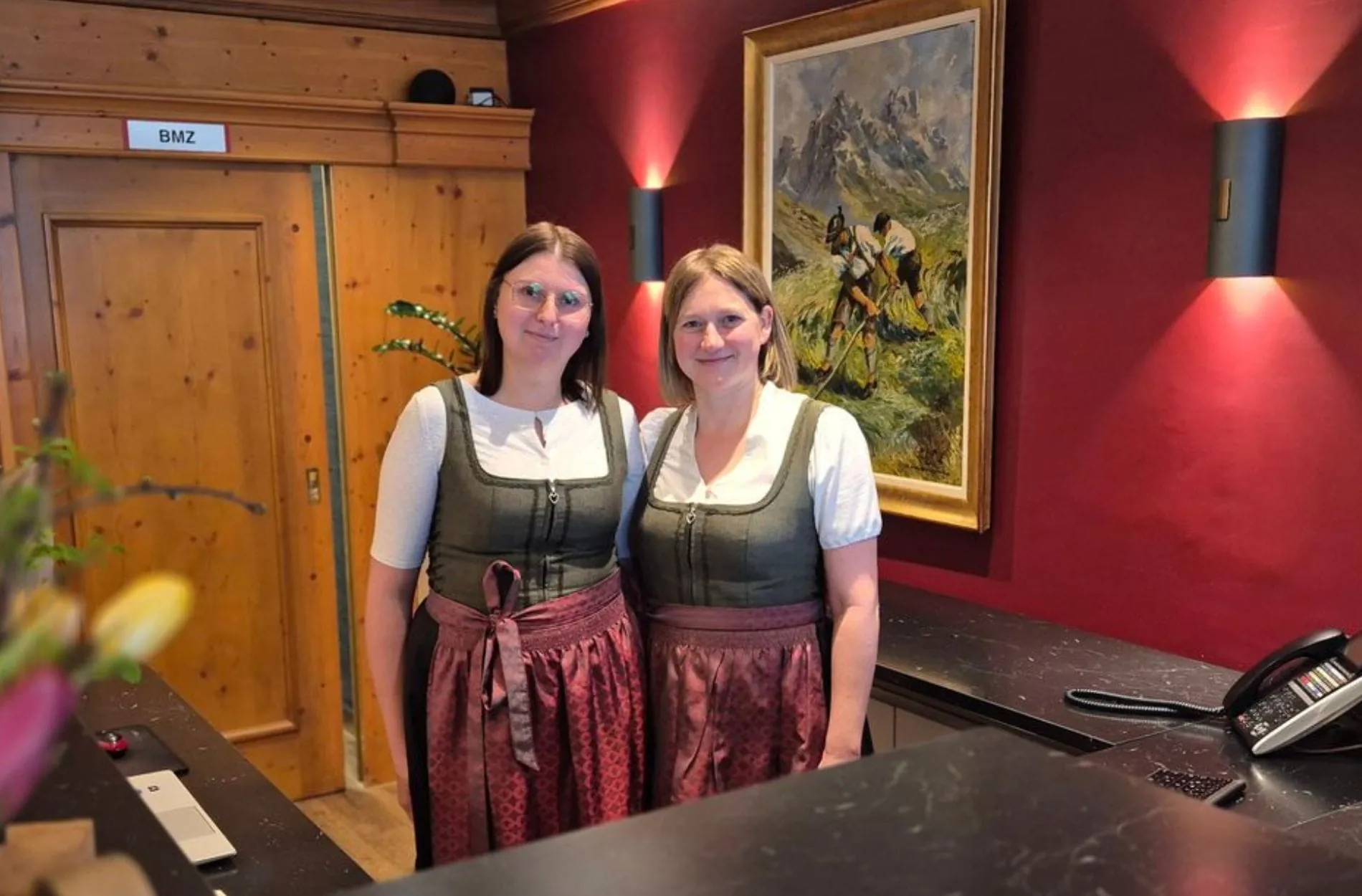 Hotel Zugspitze: Neues Duo für die Rezeption