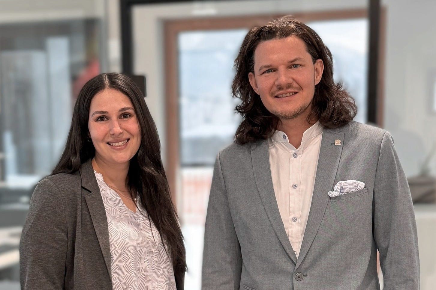 Neuzugänge bei Familux: Regina Keller und Frederic Teckelmann stärkt die Hotelgruppe ihren Finanzbereich.