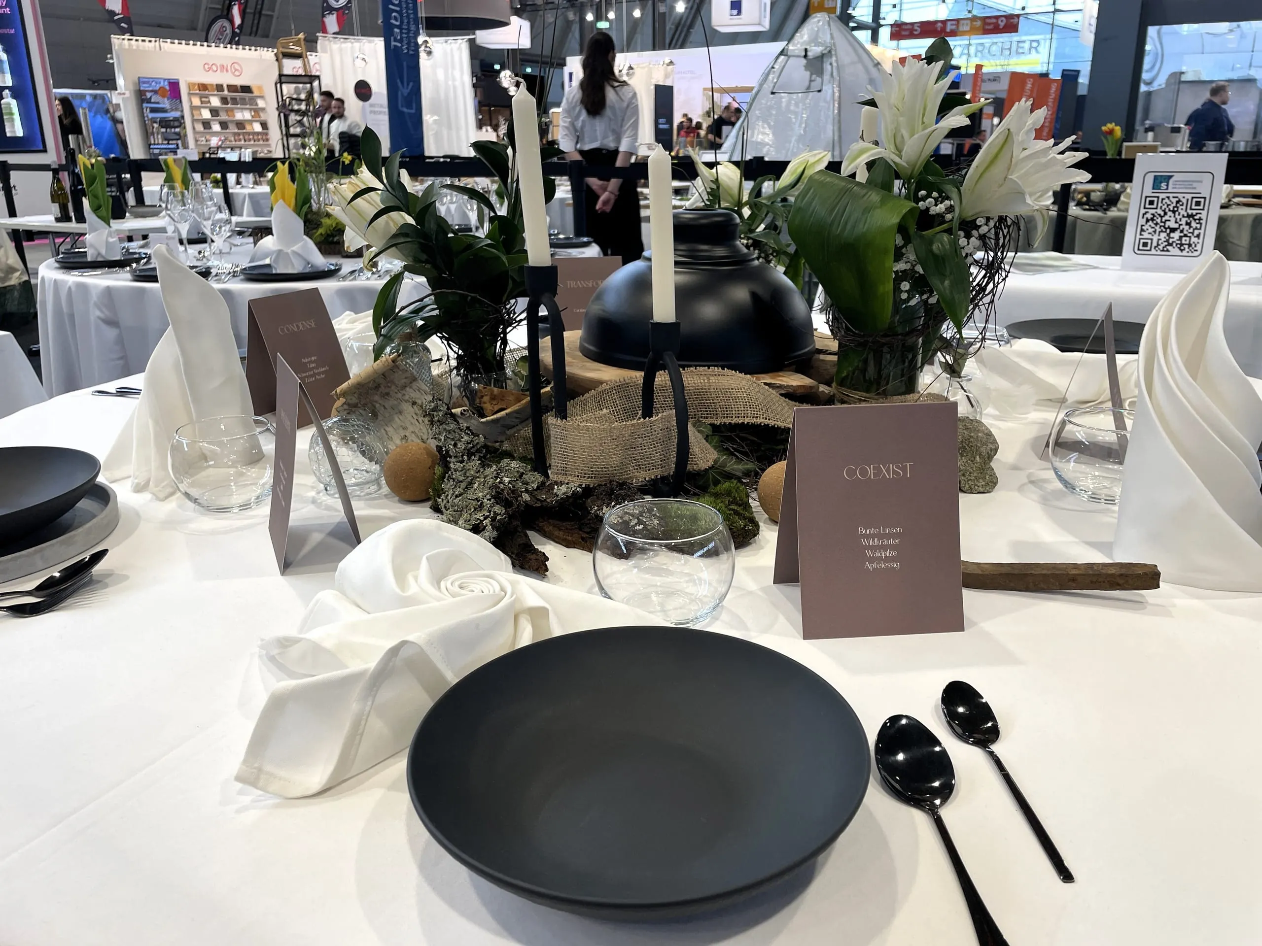 ... jeder Platz repräsentierte ein grundlegendes Prinzip im Umgang mit Ressourcen, etwa Koexistenz, Bewahren, Transformieren oder Wachsen.