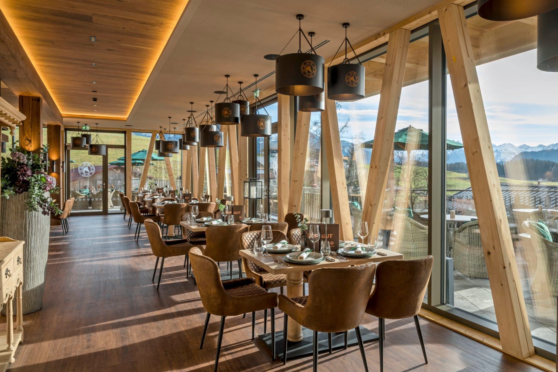 Erste Einblicke ins neue Hofgut des Sonnenalp Resorts: Das Restaurant.