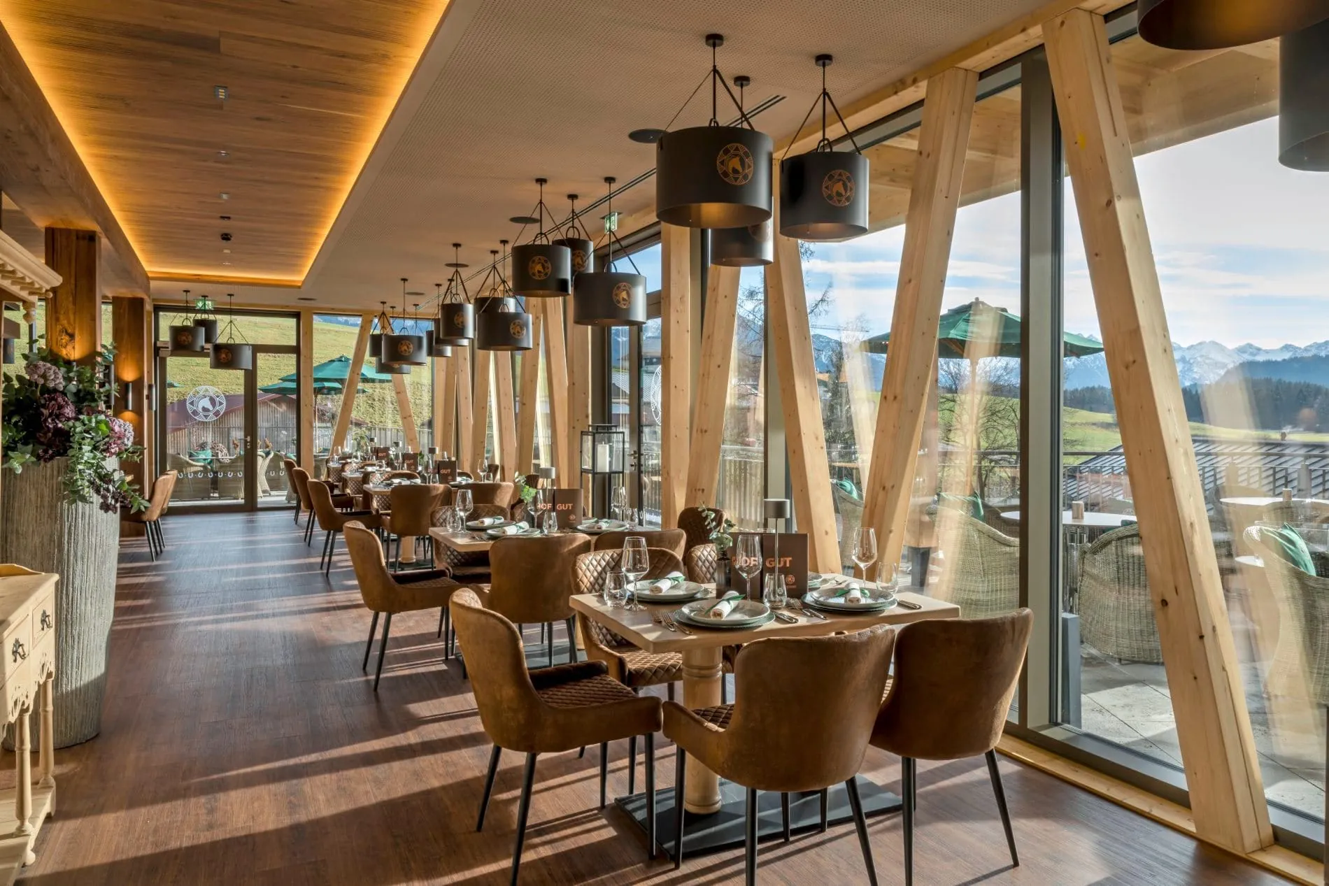 Erste Einblicke ins neue Hofgut des Sonnenalp Resorts: Das Restaurant.