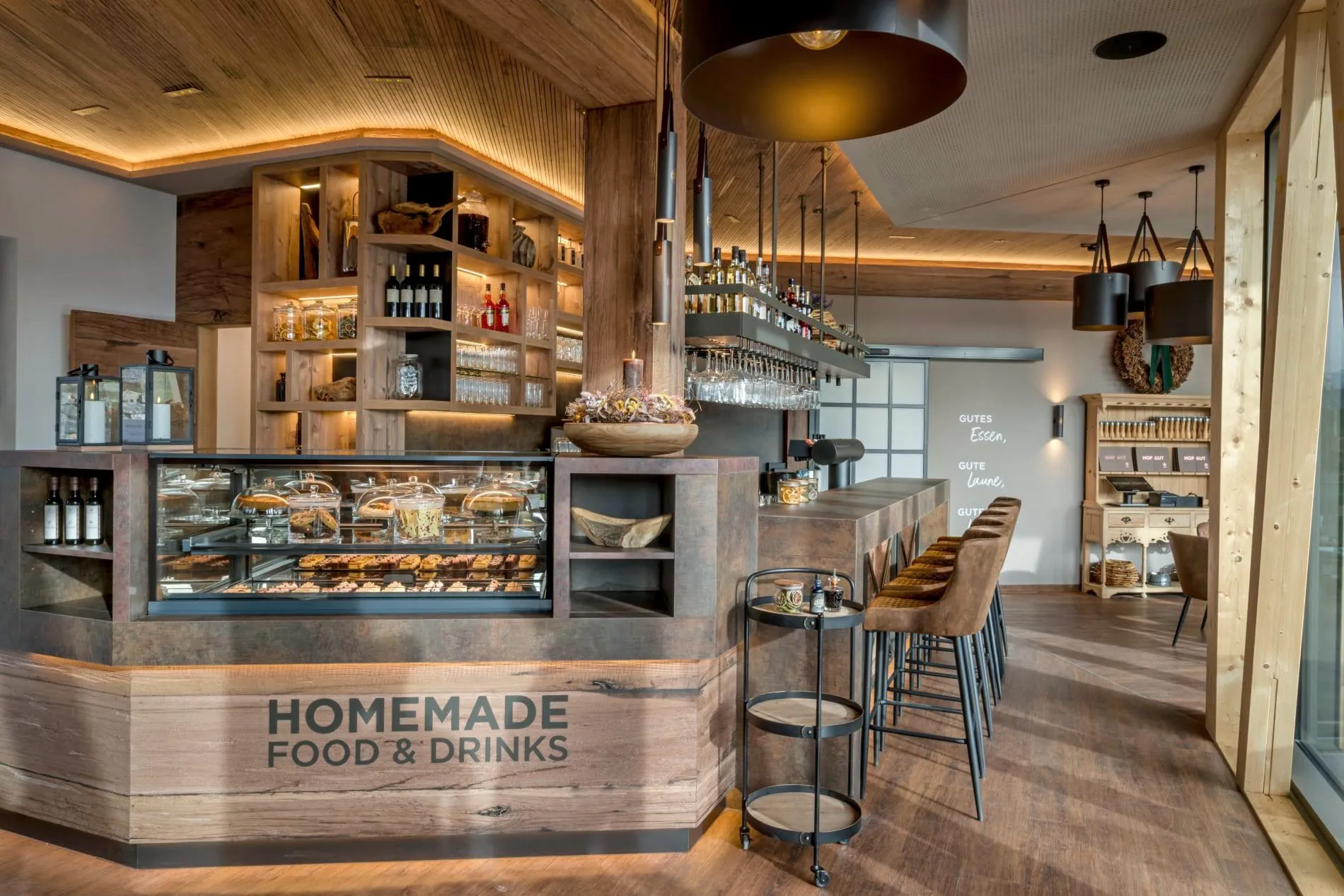 Erste Einblicke ins neue Hofgut des Sonnenalp Resorts: Das Restaurant.