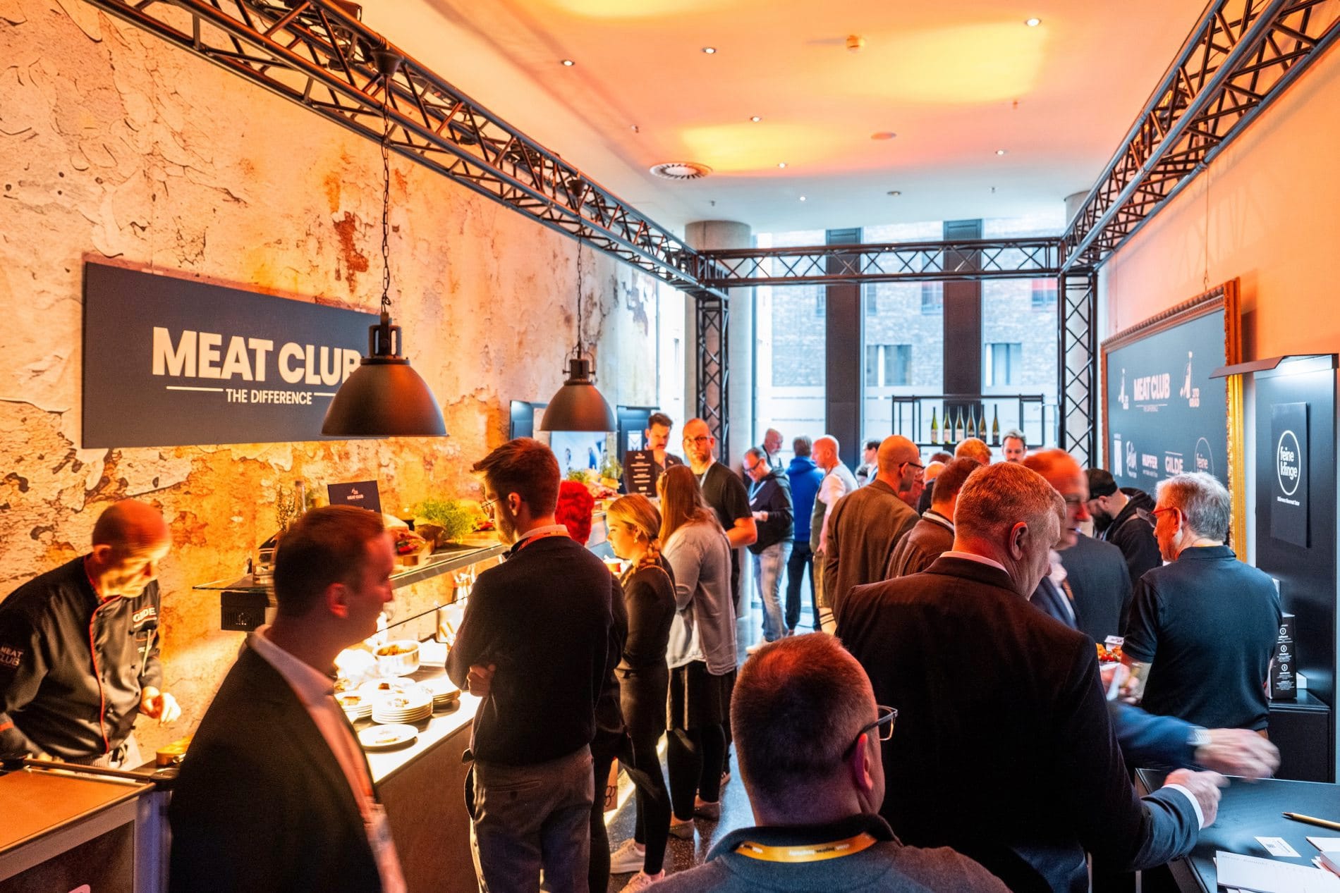 Networking in Norden: Zum zweiten Mal war die 370 Grad der Anlaufpunkt für Entscheidungsträger aus Hotellerie, Gastronomie und Catering in Hamburg.