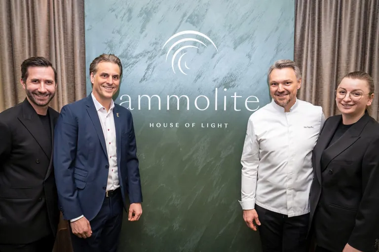 Das Führungsteam: (von links) Sommelier Sascha Schmidt, Europa-Park-Chef Thomas Mack, Küchenchef Peter Hagen-Wiest und und Restaurantleiterin Lisa-Marie Schmidt.