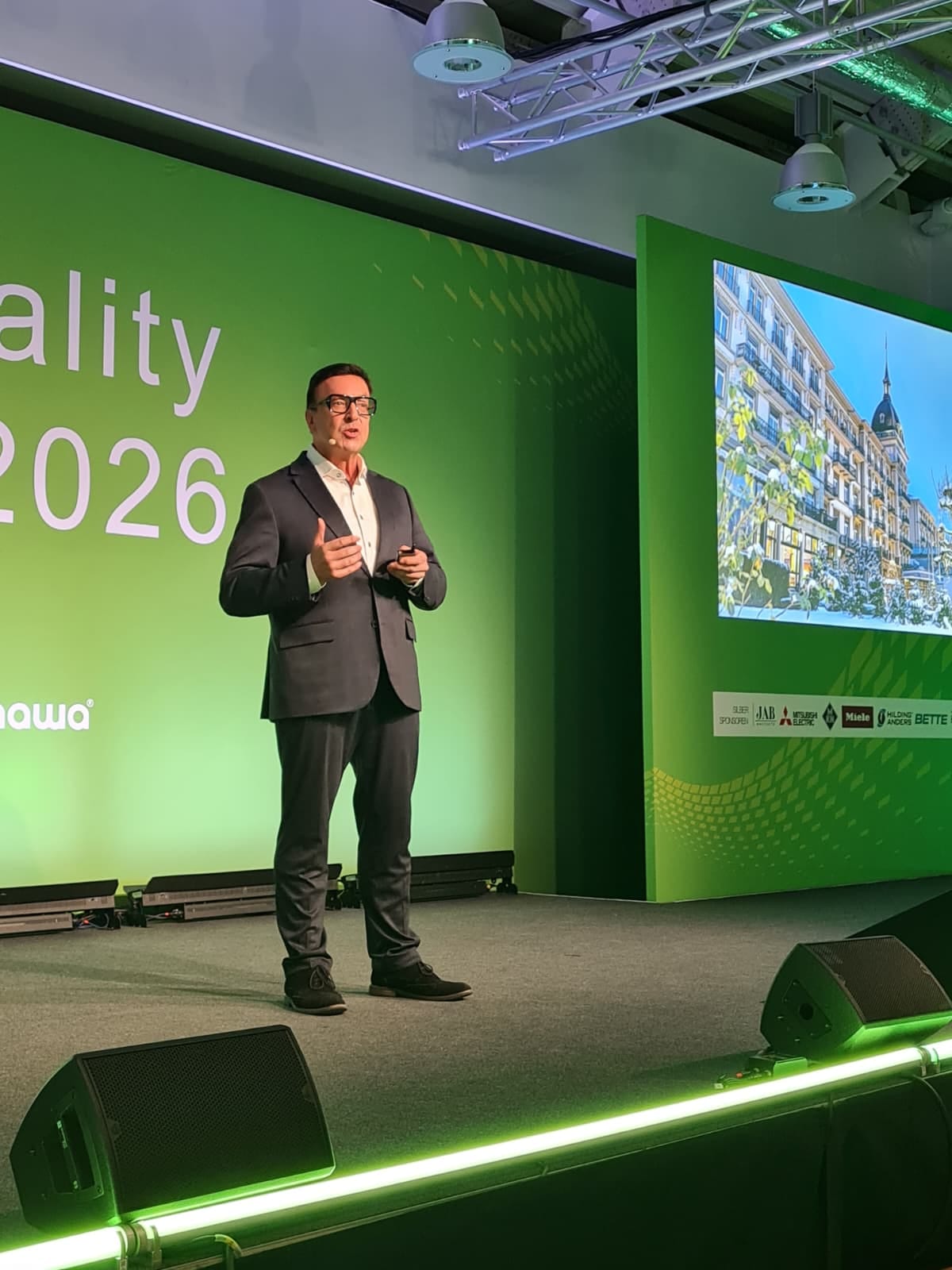 Keynote-Speaker Stephan Jung appellierte an die Branche: mehr Mut zu Veränderung und ein stärkerer Blick auf innovative Beispiele weltweit.