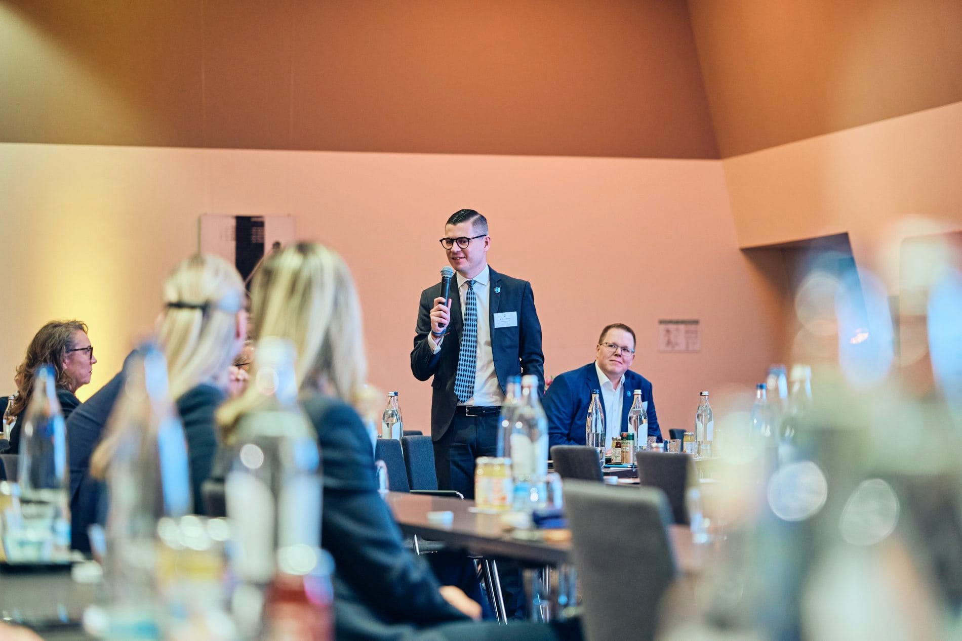 Branchentreff in der bayerischen Landeshauptstadt: Die Mitgliederversammlung am Vormittag der HDV-Frühjahrstagung im Leonadro Hotel Royal München.