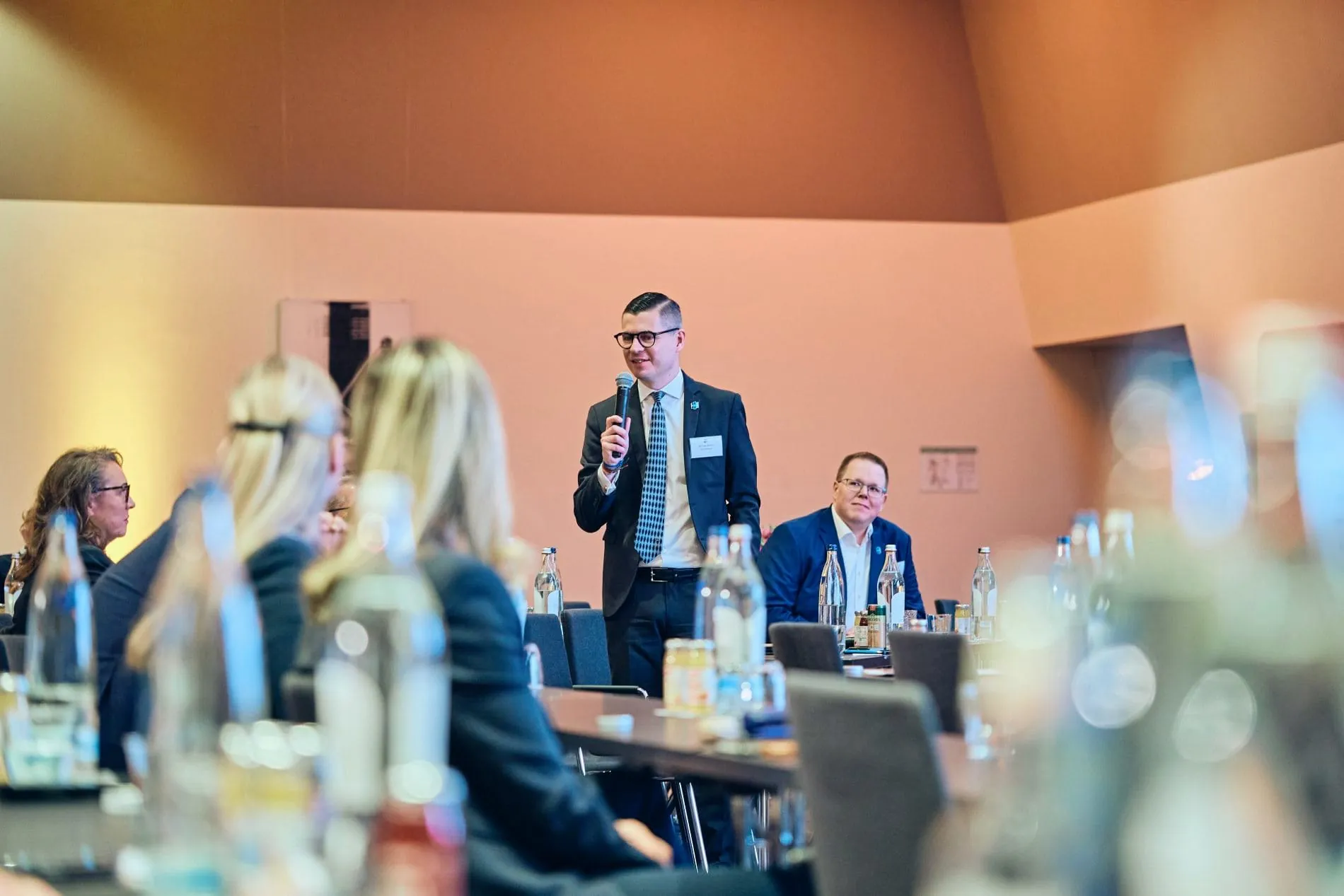 Branchentreff in der bayerischen Landeshauptstadt: Die Mitgliederversammlung am Vormittag der HDV-Frühjahrstagung im Leonadro Hotel Royal München.