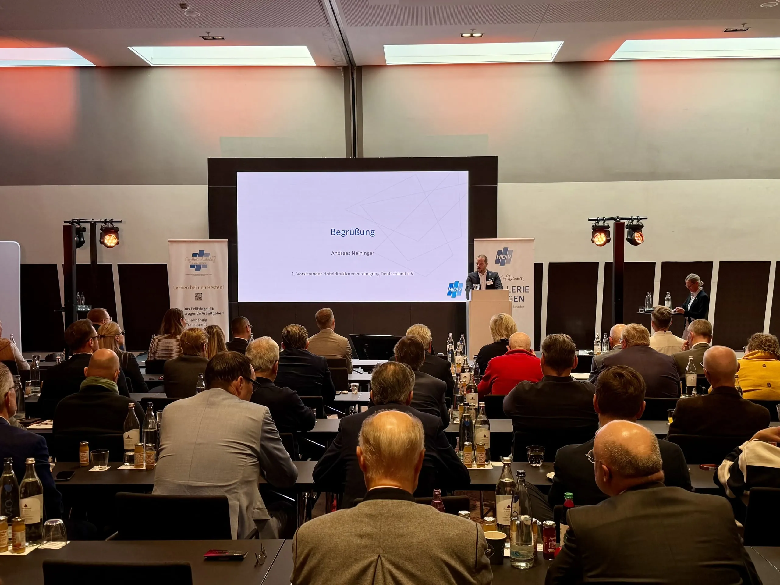 Branchentreff in der bayerischen Landeshauptstadt: Impresssionen der HDV-Frühjahrstagung im Leonadro Hotel Royal München.