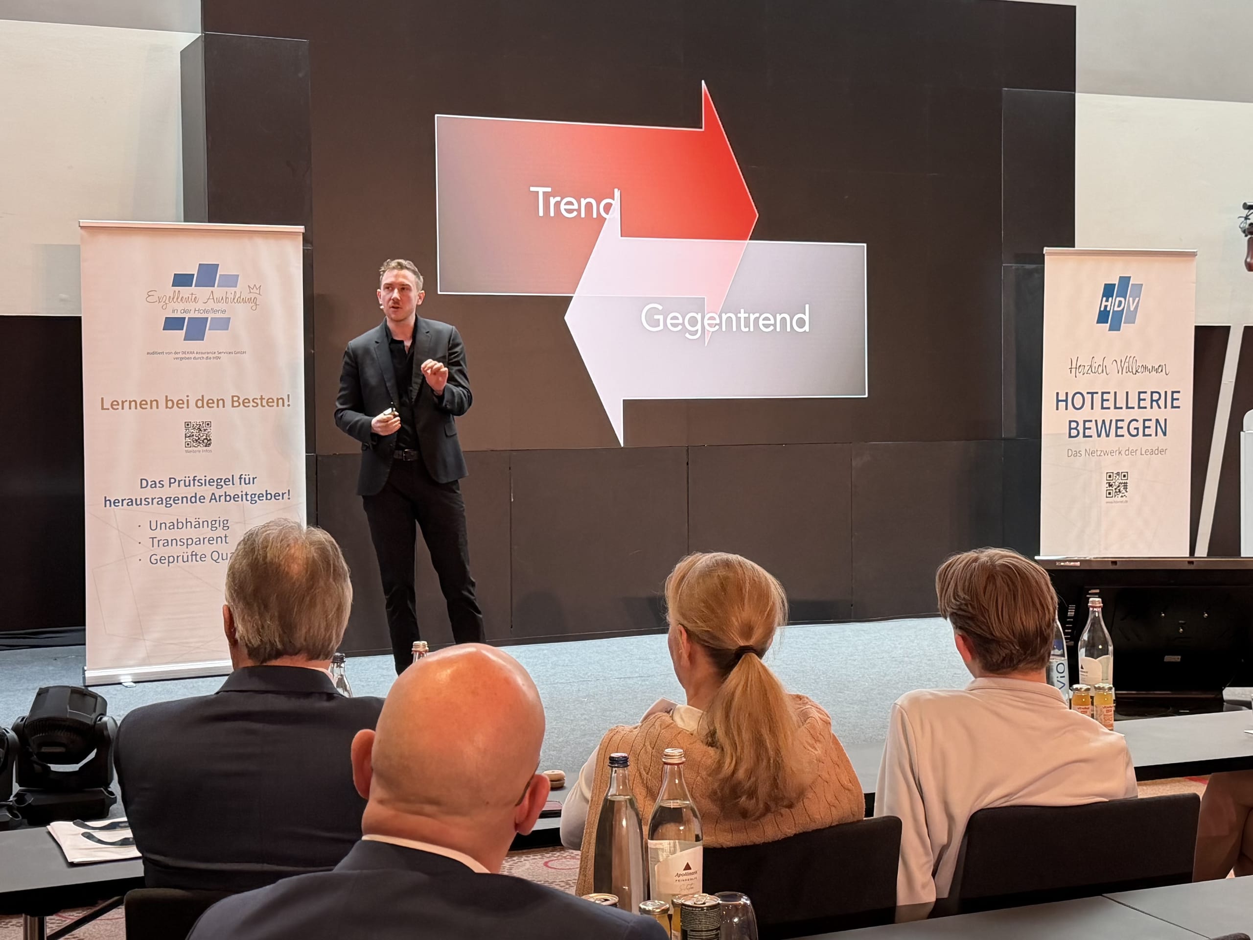 Branchentreff in der bayerischen Landeshauptstadt: Impresssionen der HDV-Frühjahrstagung im Leonadro Hotel Royal München.