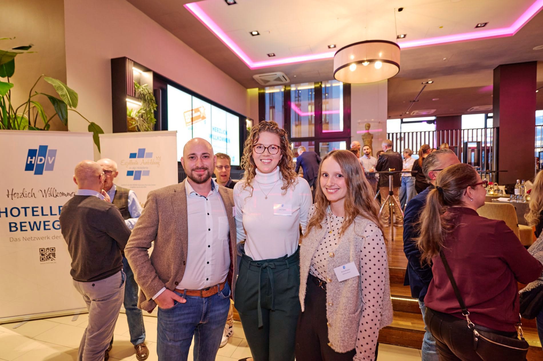 Branchentreff in der bayerischen Landeshauptstadt: Get-together am Vorabend der HDV-Frühjahrstagung im Leonadro Hotel Royal München.