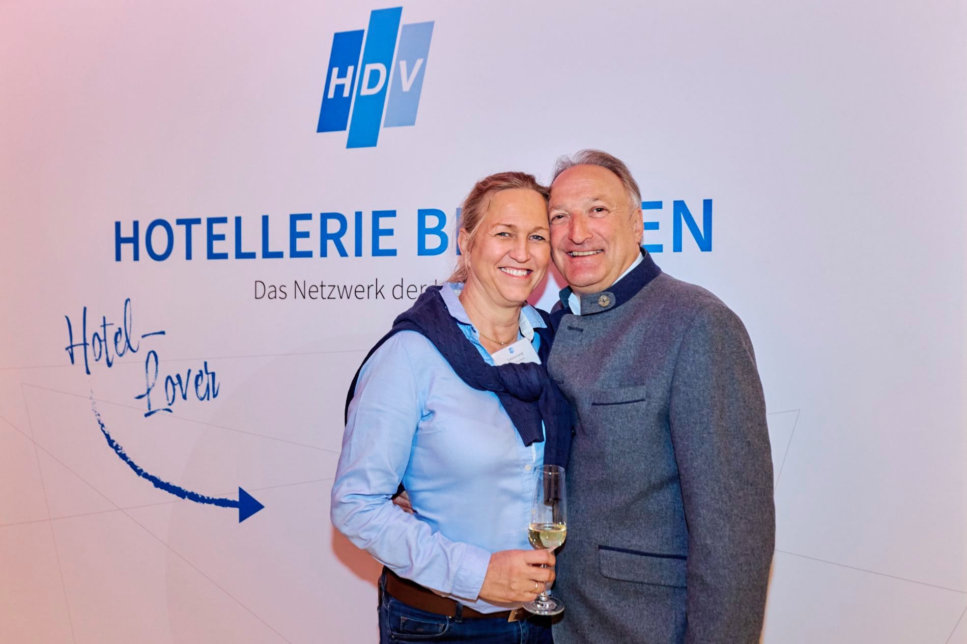 Branchentreff in der bayerischen Landeshauptstadt: Get-together am Vorabend der HDV-Frühjahrstagung im Leonadro Hotel Royal München.
