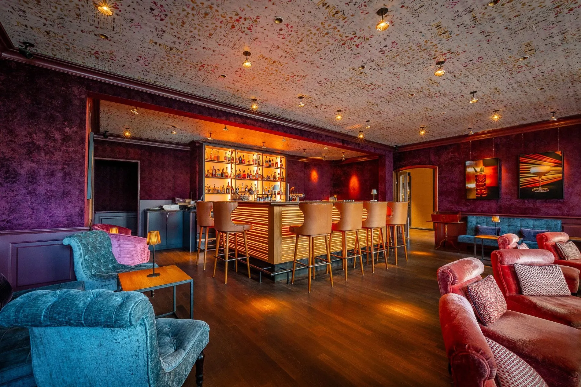 Die Hardy’s Bar im Hotel Stadt Hamburg verbindet modernes Interior mit entspannter Atmosphäre.